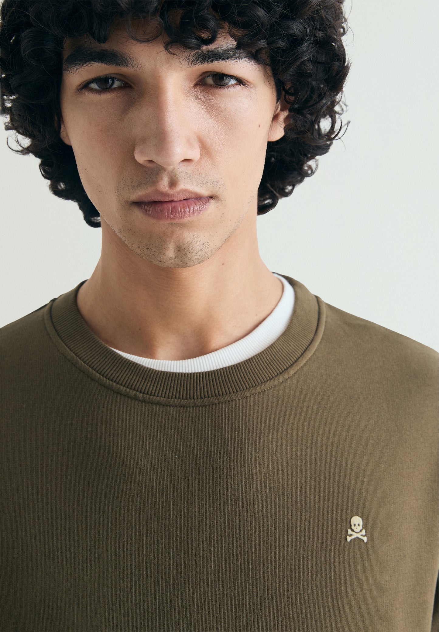 SUDADERA BÁSICA PRINT TRASERO