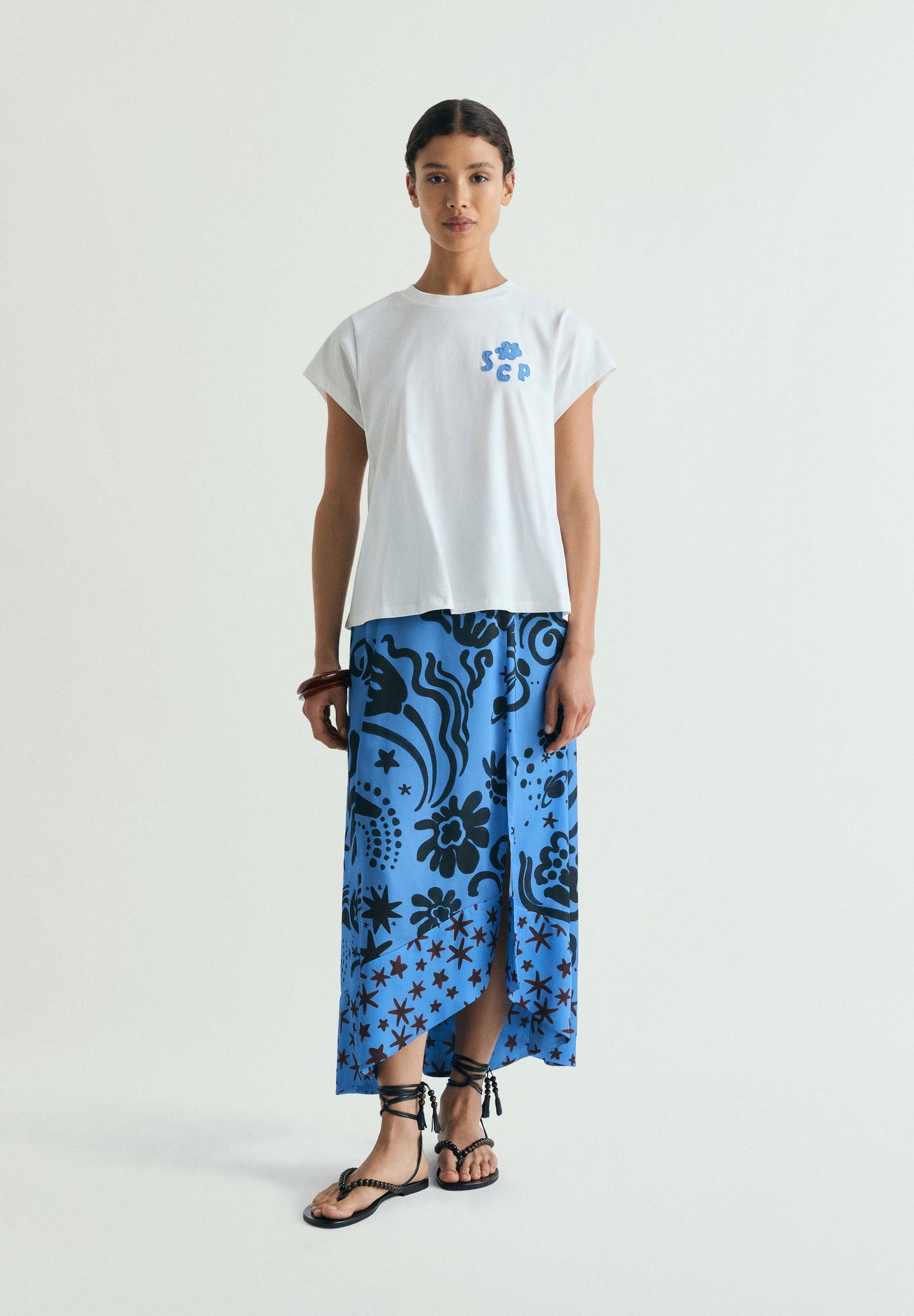 CAMISETA PARCHES BORDADOS