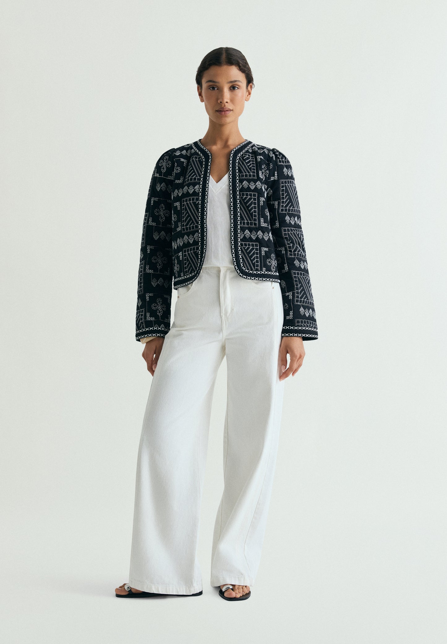 CHAQUETA ACOLCHADA BORDADA