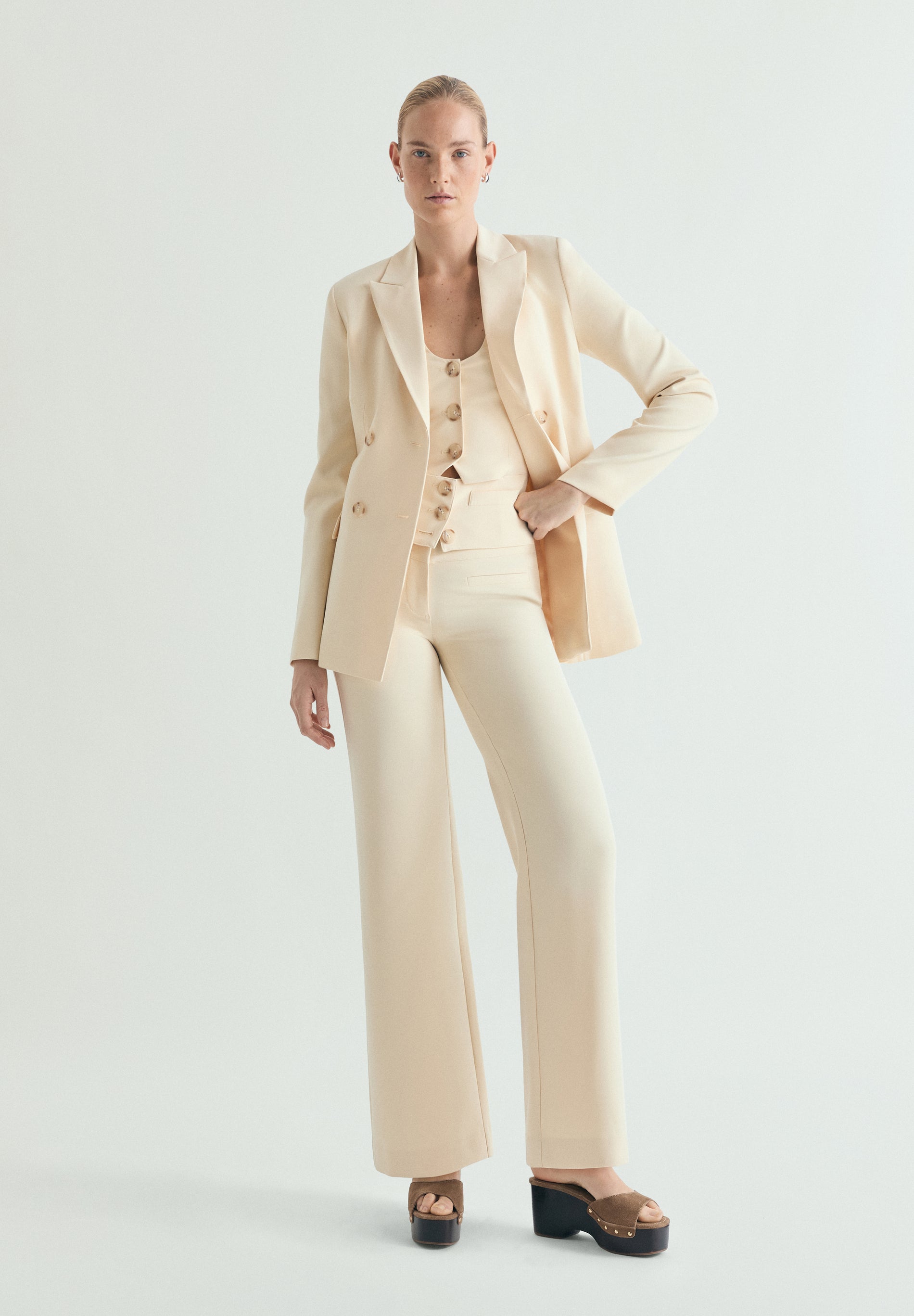 PANTALÓN FLUIDO DETALLE CINTURA