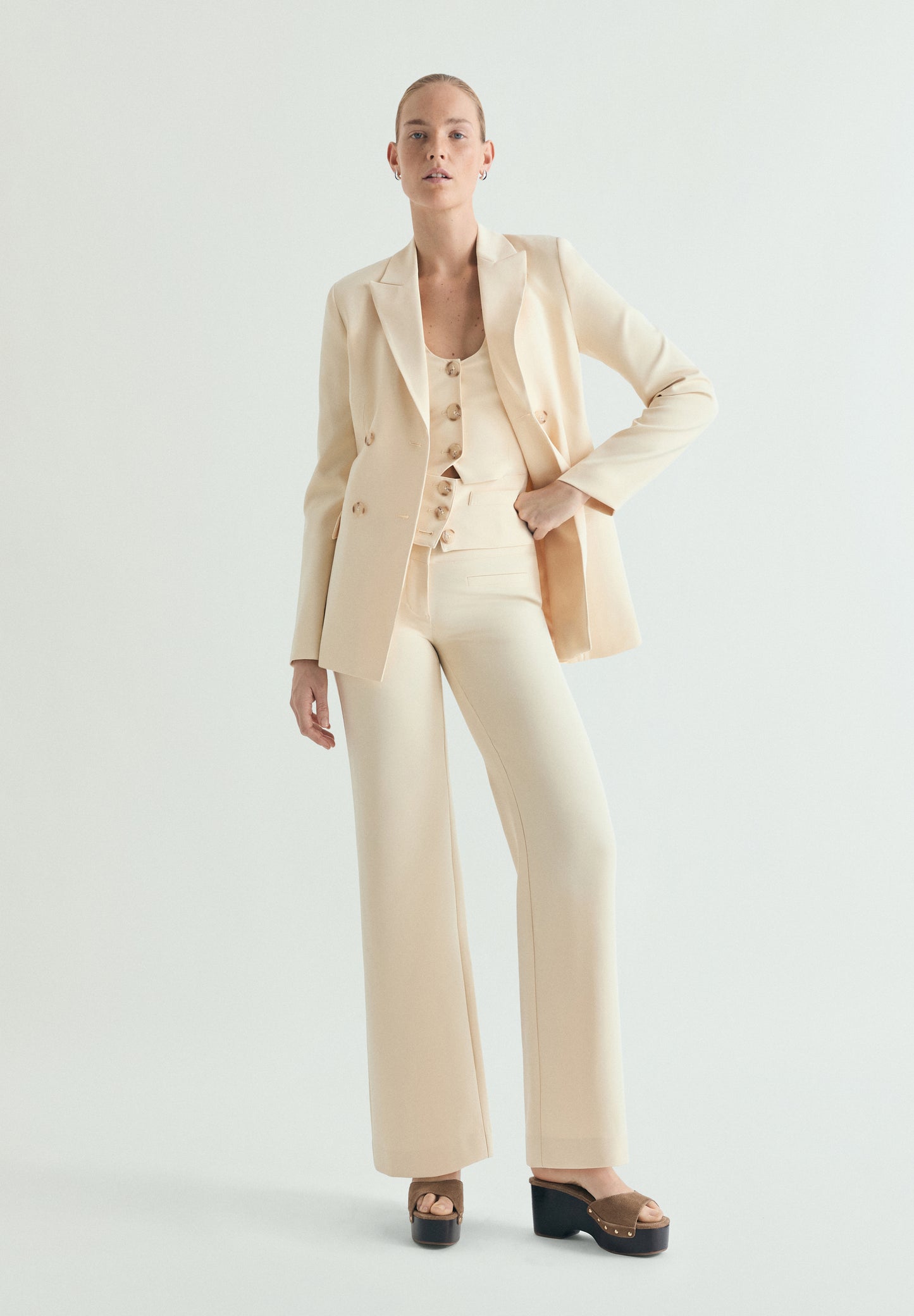 PANTALÓN FLUIDO DETALLE CINTURA