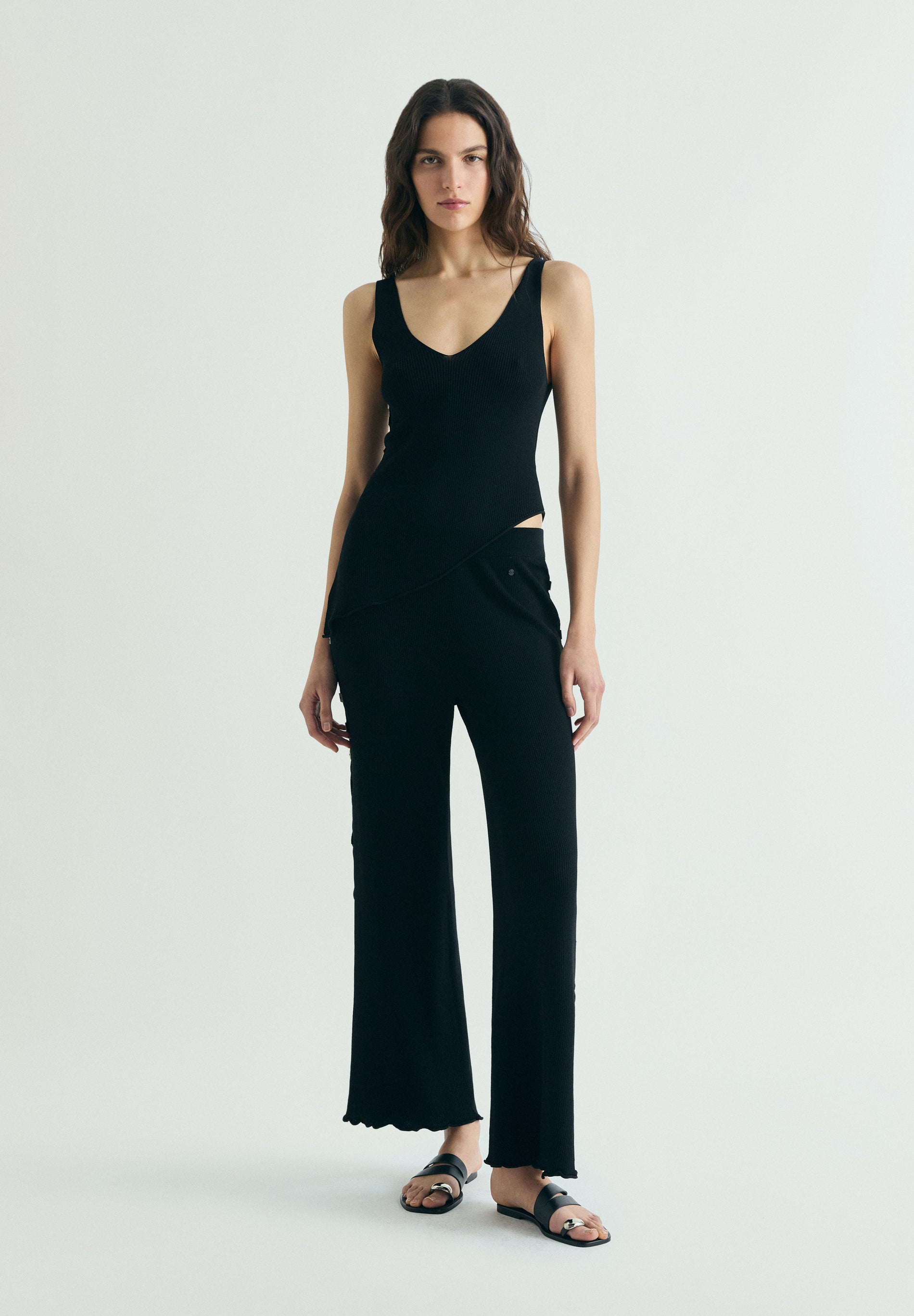 PANTALÓN DE PUNTO APLIQUES LATERALES