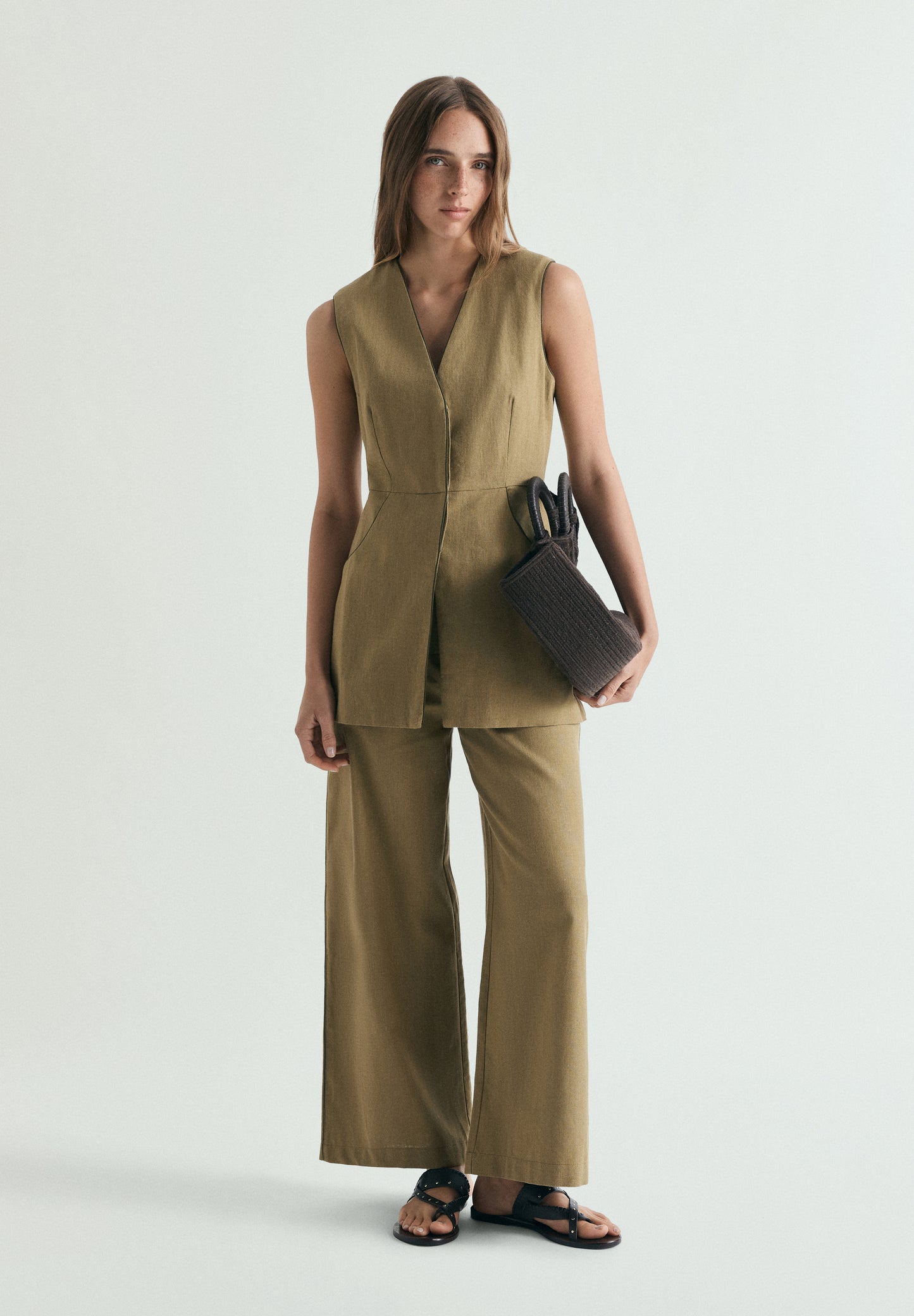 PANTALÓN BOLSILLOS CONTRASTE