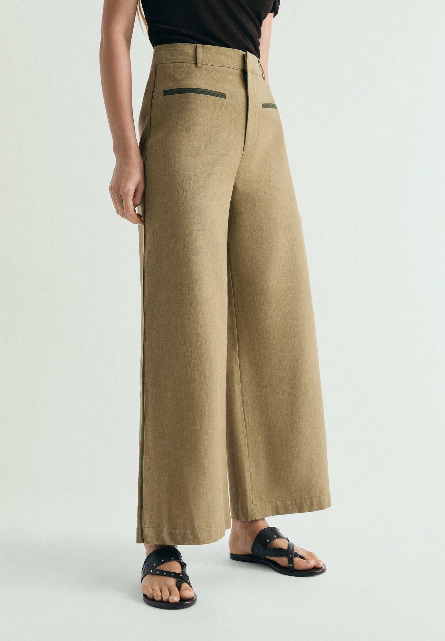 PANTALÓN BOLSILLOS CONTRASTE