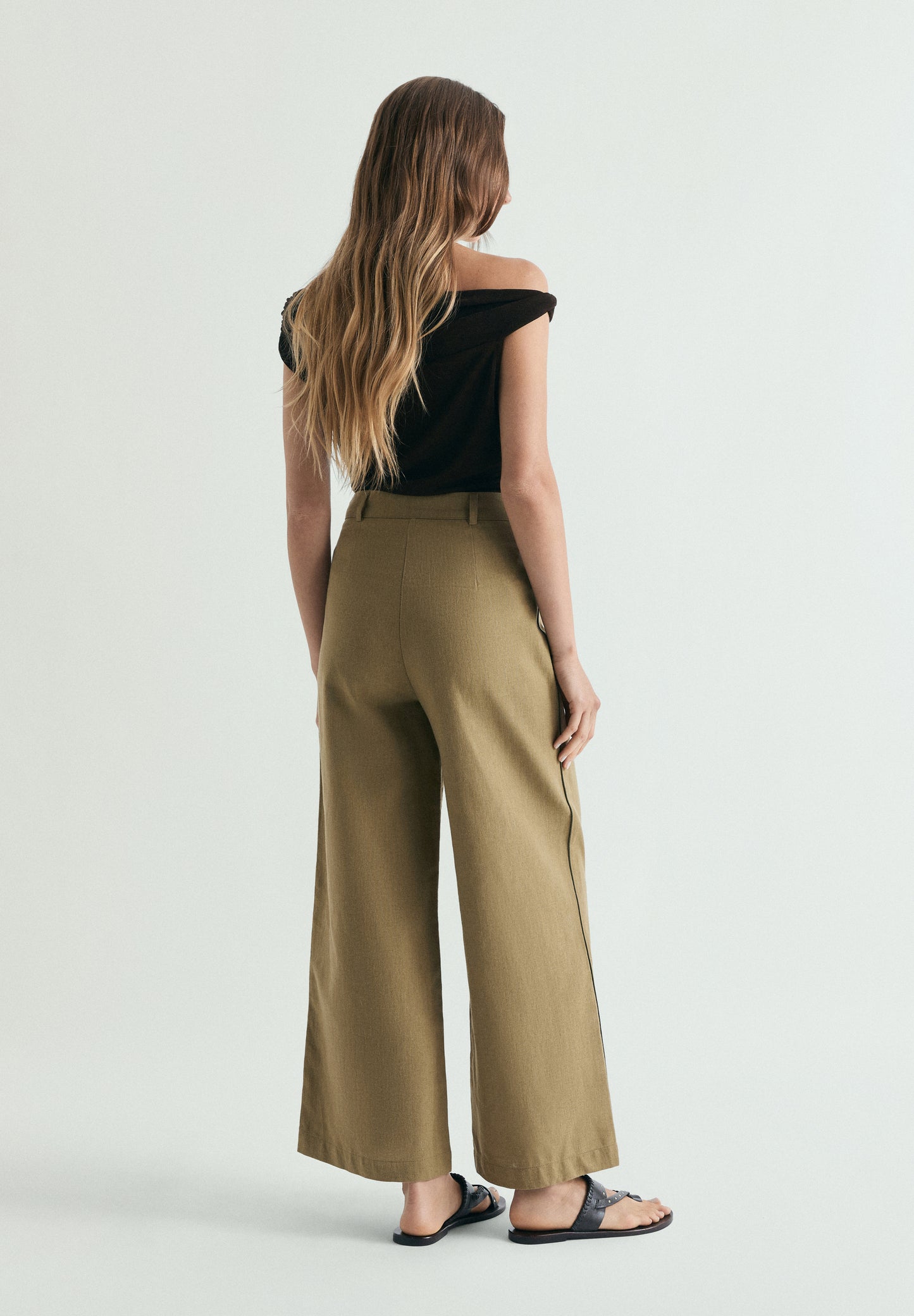 PANTALÓN BOLSILLOS CONTRASTE