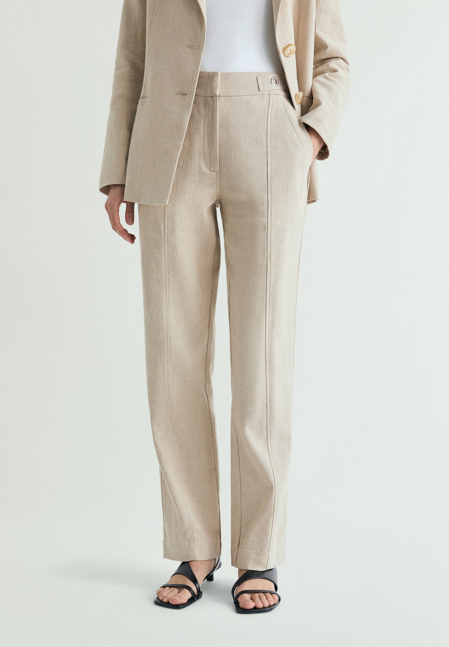 PANTALÓN LINO DETALLES METÁLICOS