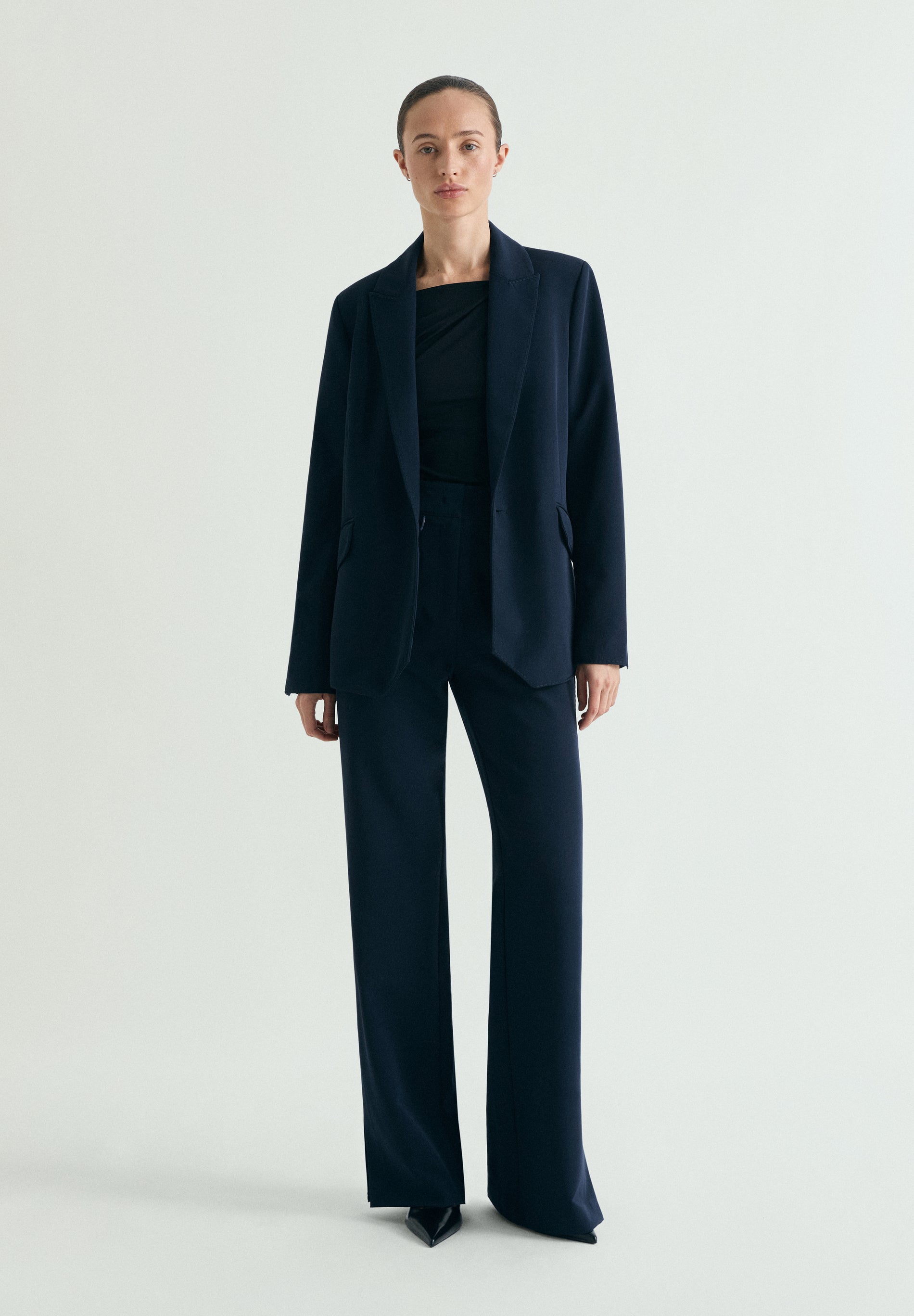 PANTALÓN DETALLE PESPUNTES