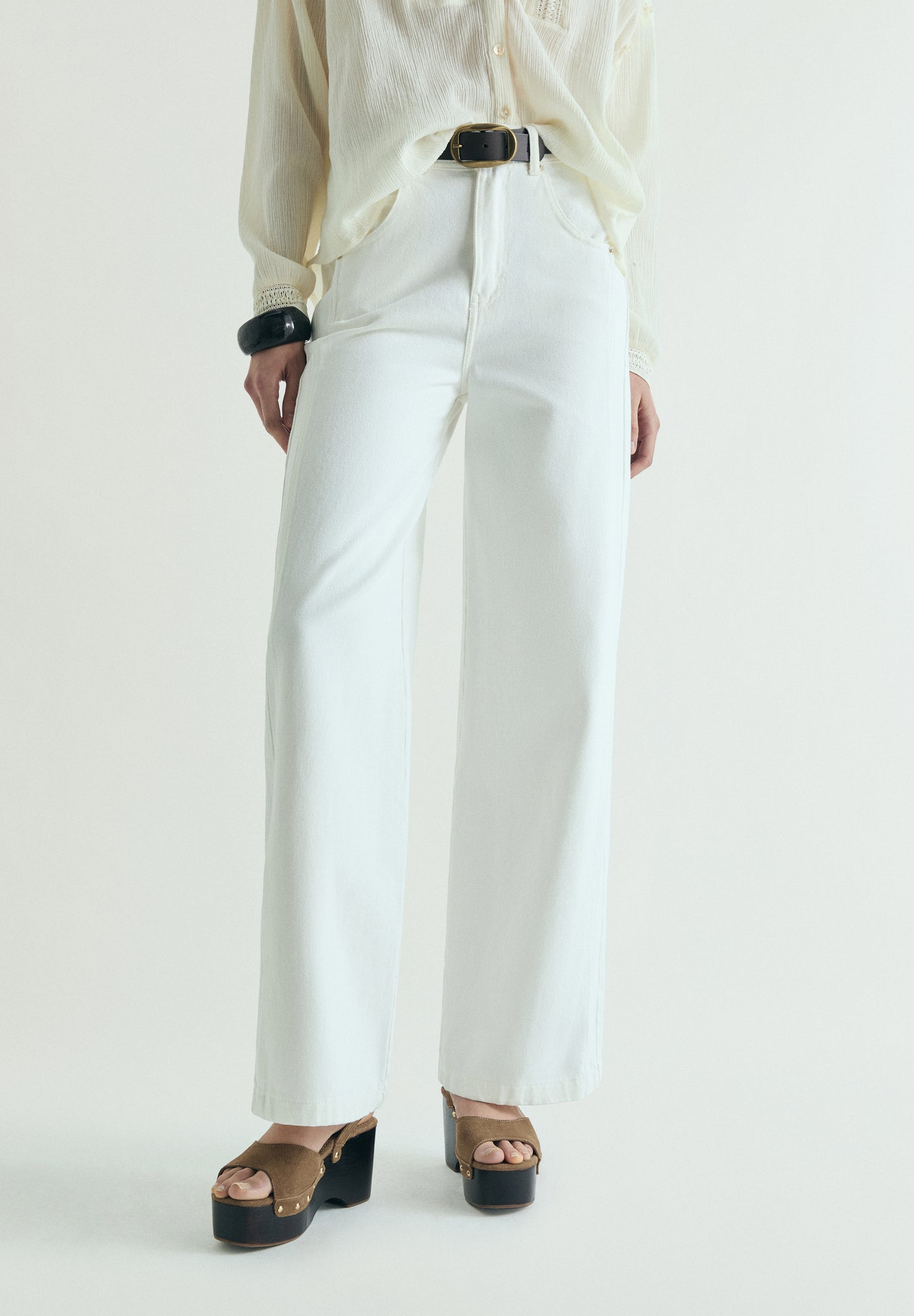 JEANS COSTURA CONTRASTE