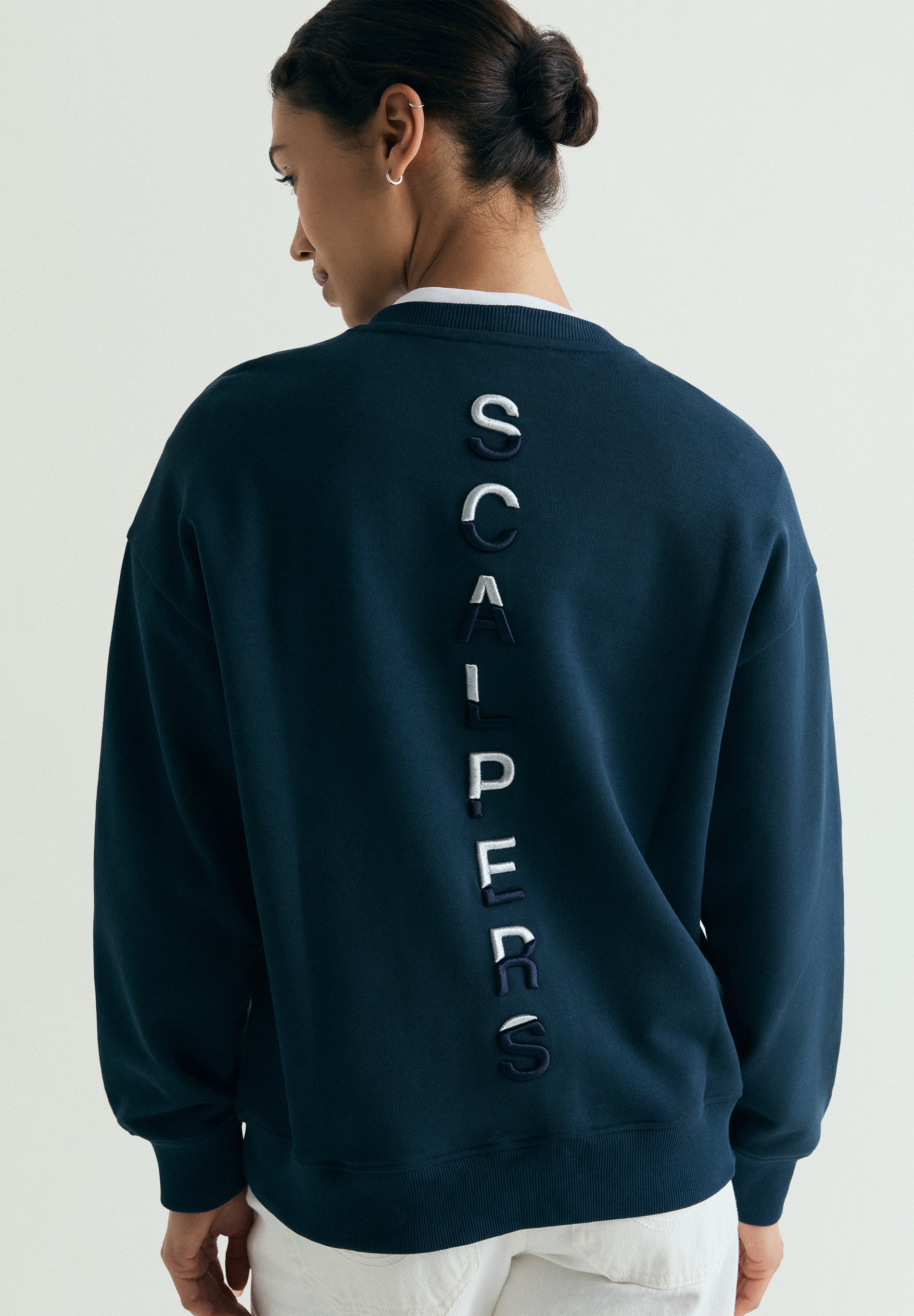 SUDADERA BORDADO TRASERO