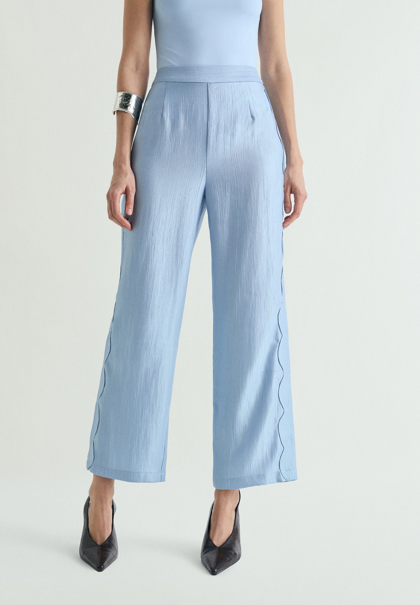 PANTALÓN JACQUARD DETALLE ONDAS