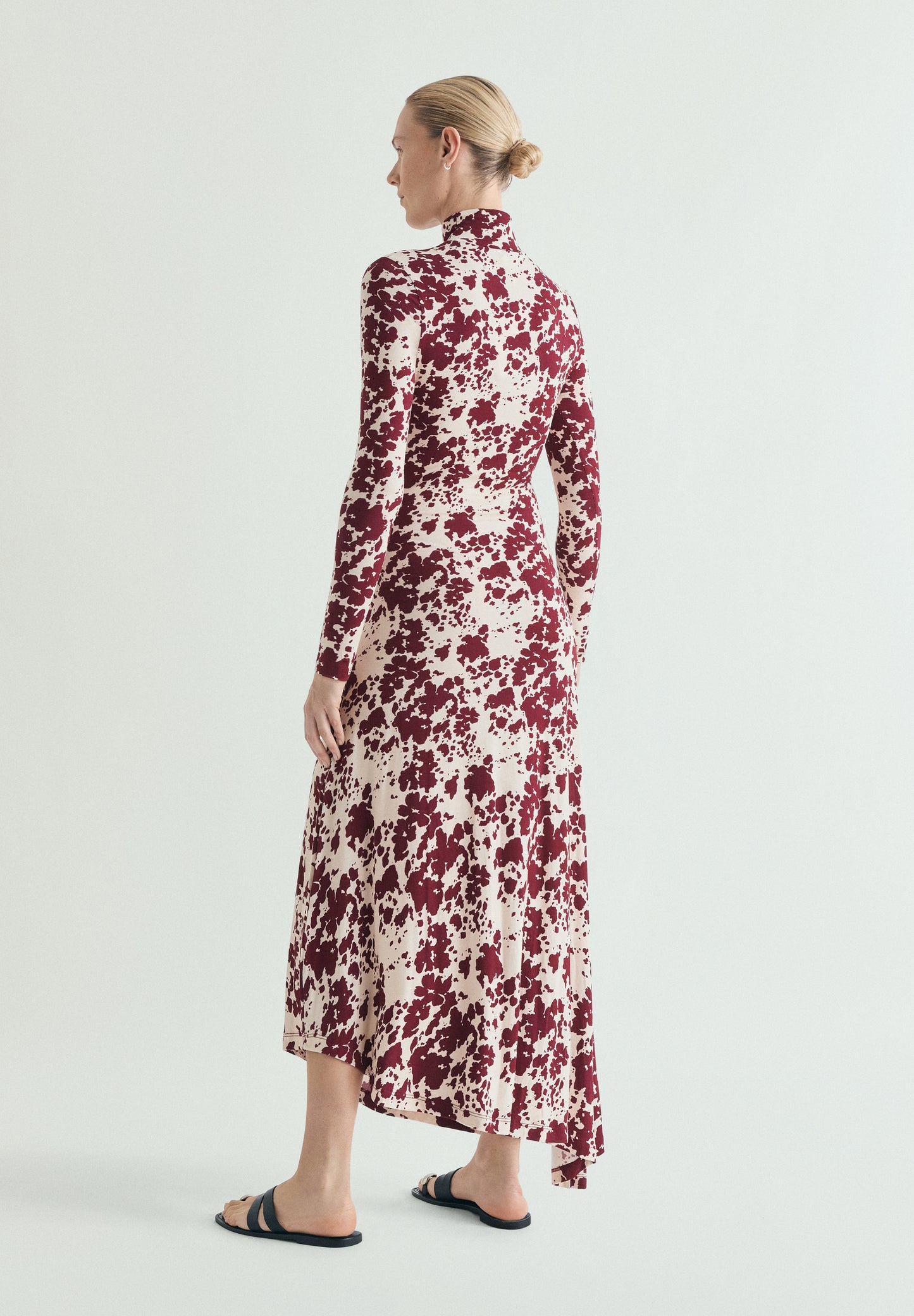 VESTIDO ESTAMPADO CUELLO ALTO