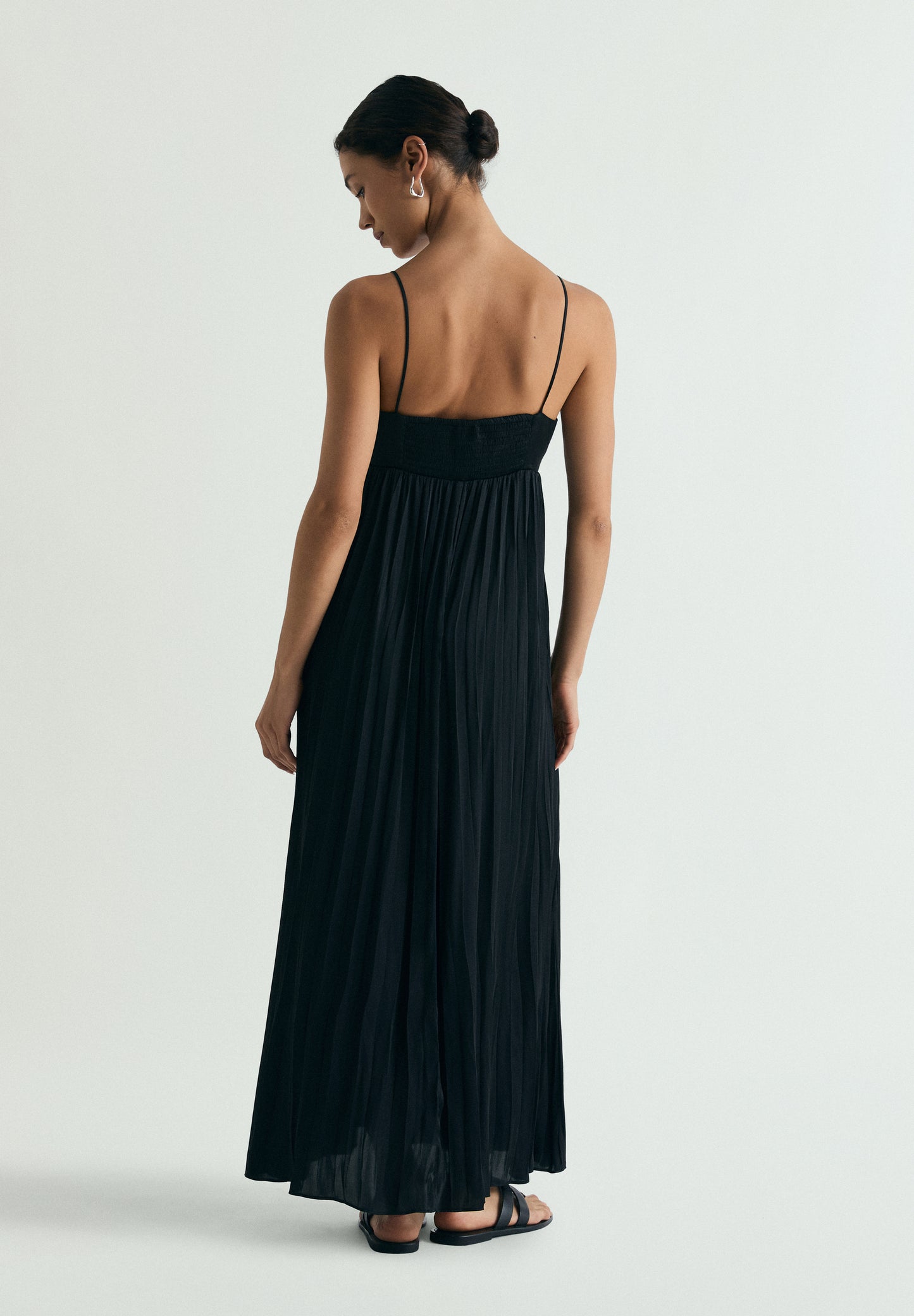 VESTIDO MIDI DETALLE FLORAL