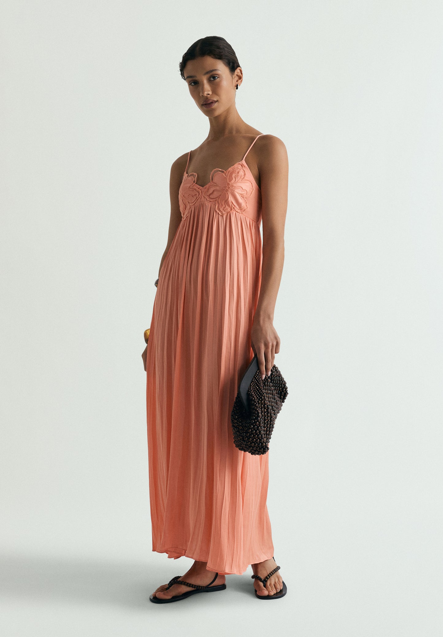 VESTIDO MIDI DETALLE FLORAL