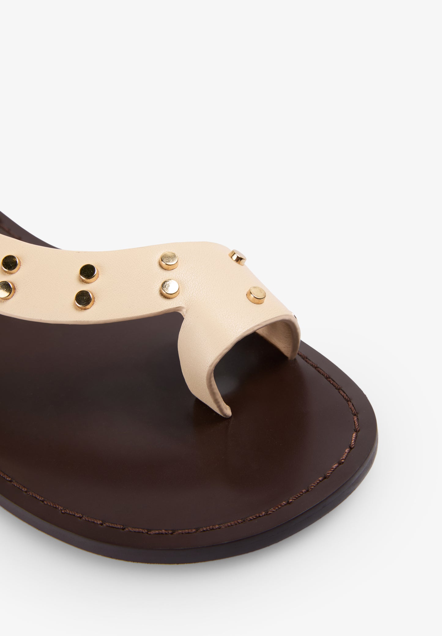 SANDALIAS PIEL TACHUELAS