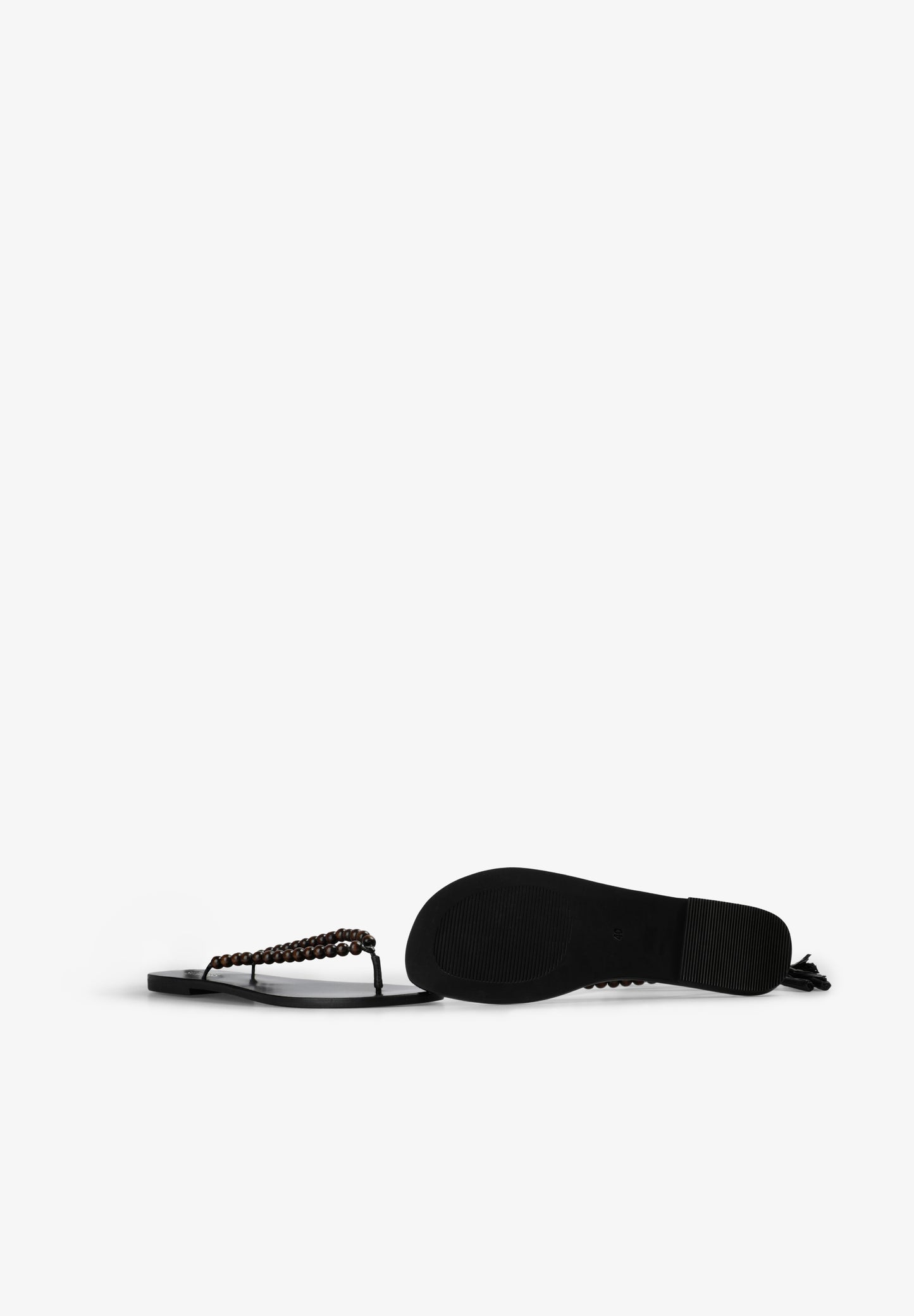 SANDALIAS PIEL CUENTAS