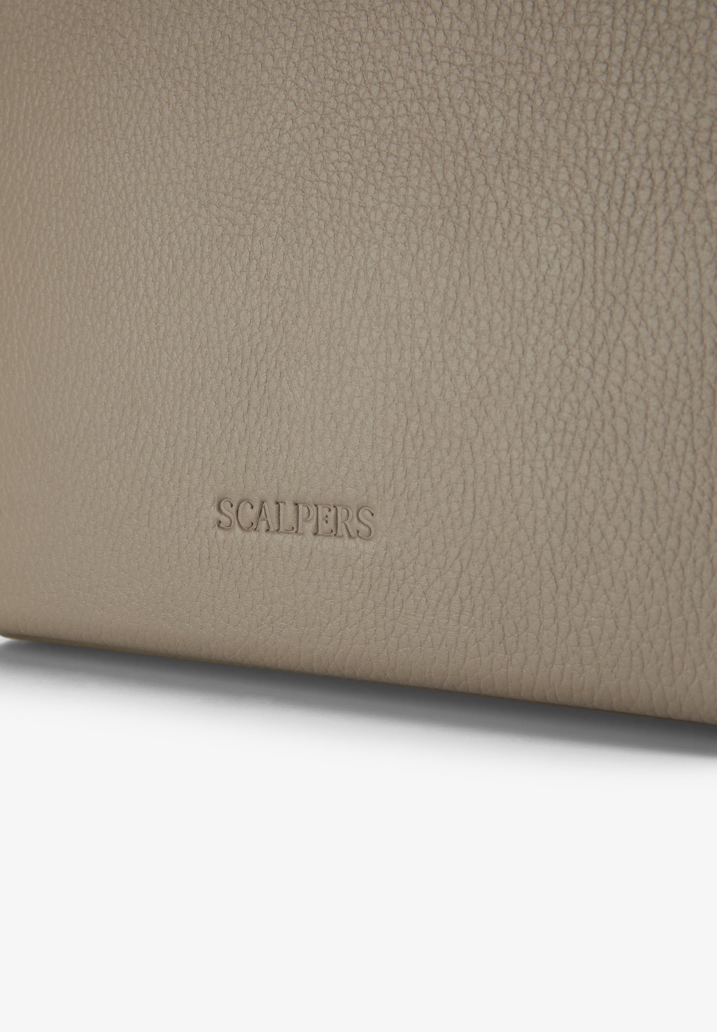 BOLSO DE PIEL CON APLIQUES