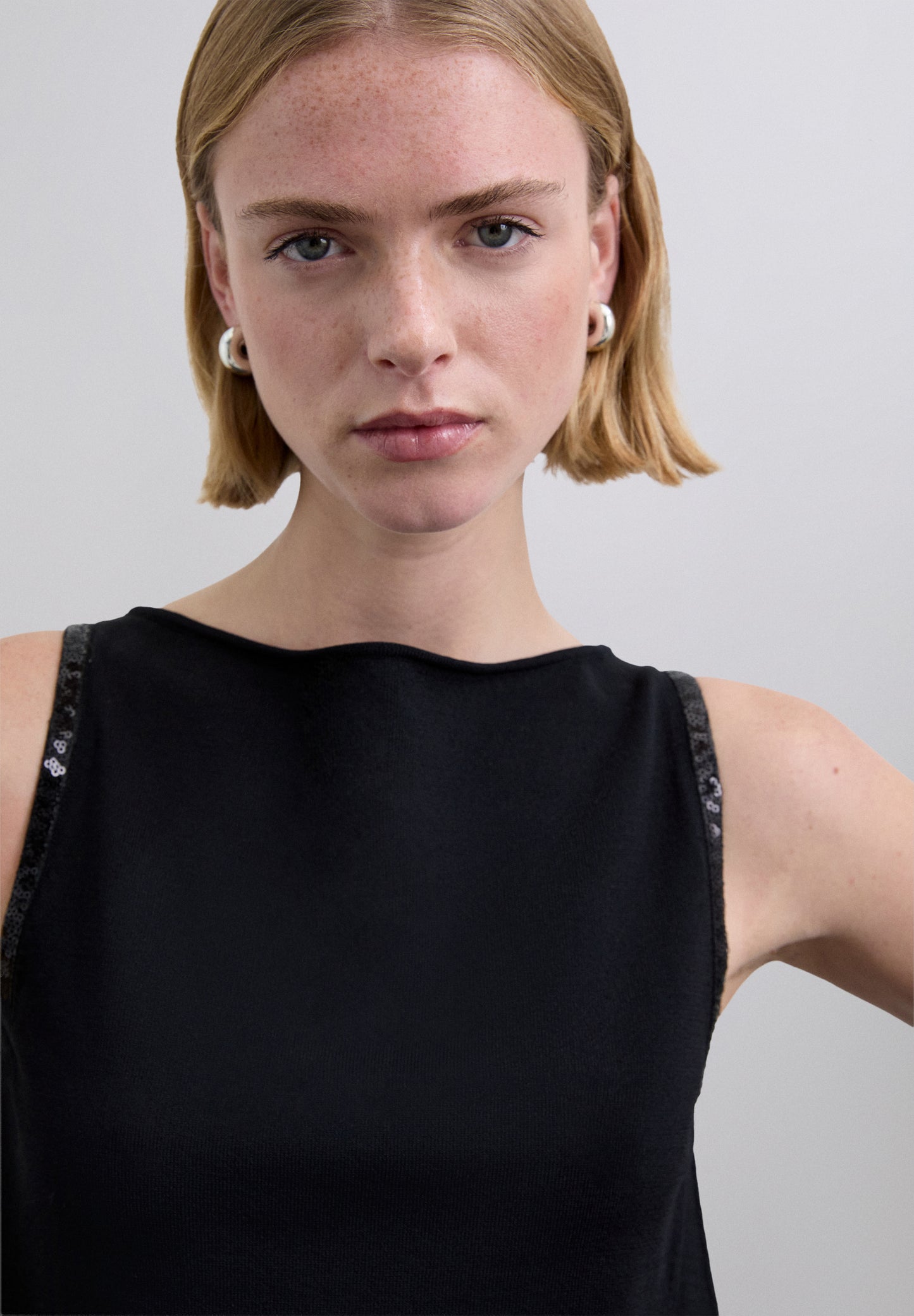 TOP DETALLE LENTEJUELAS ONDA