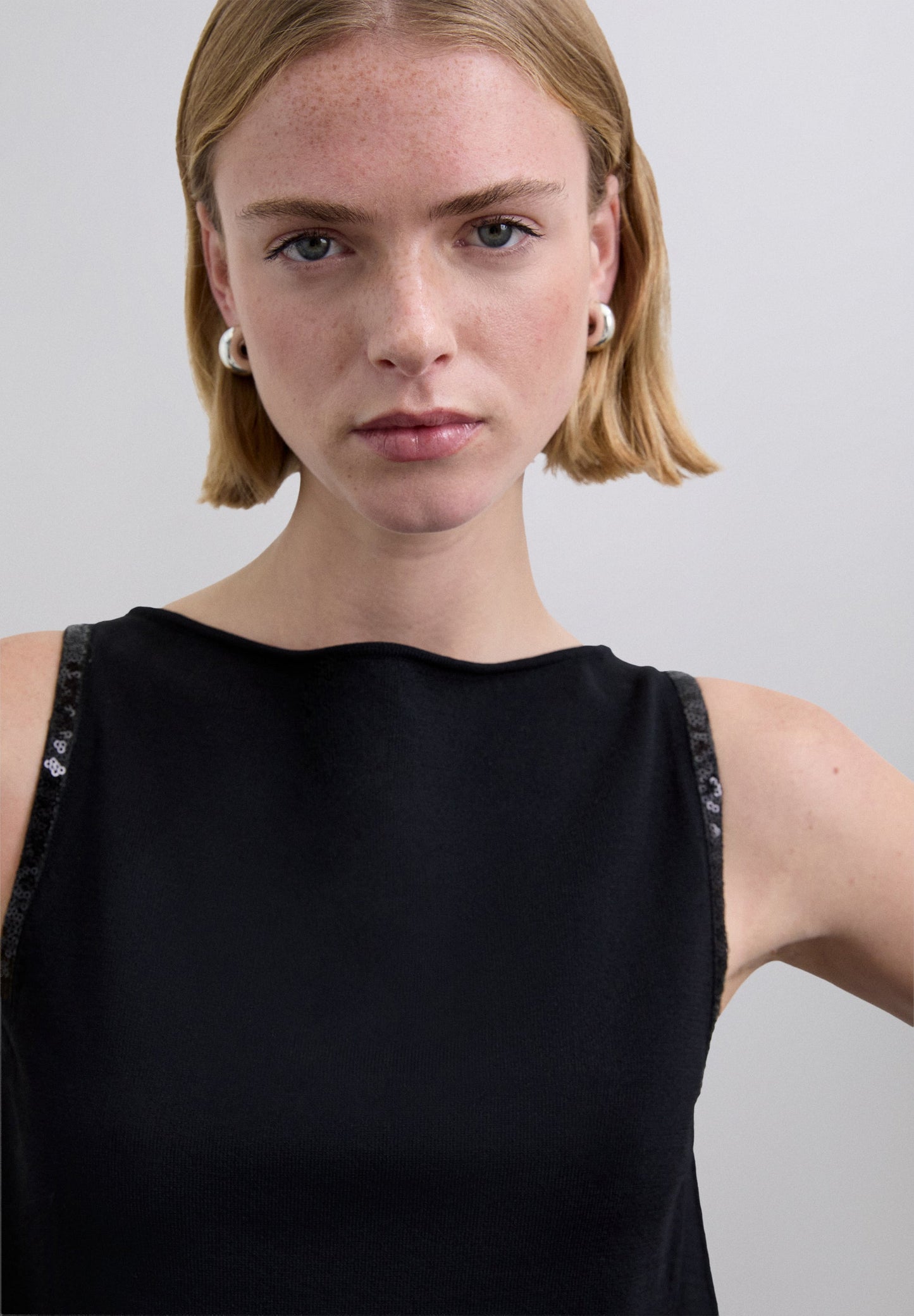 TOP DETALLE LENTEJUELAS ONDA