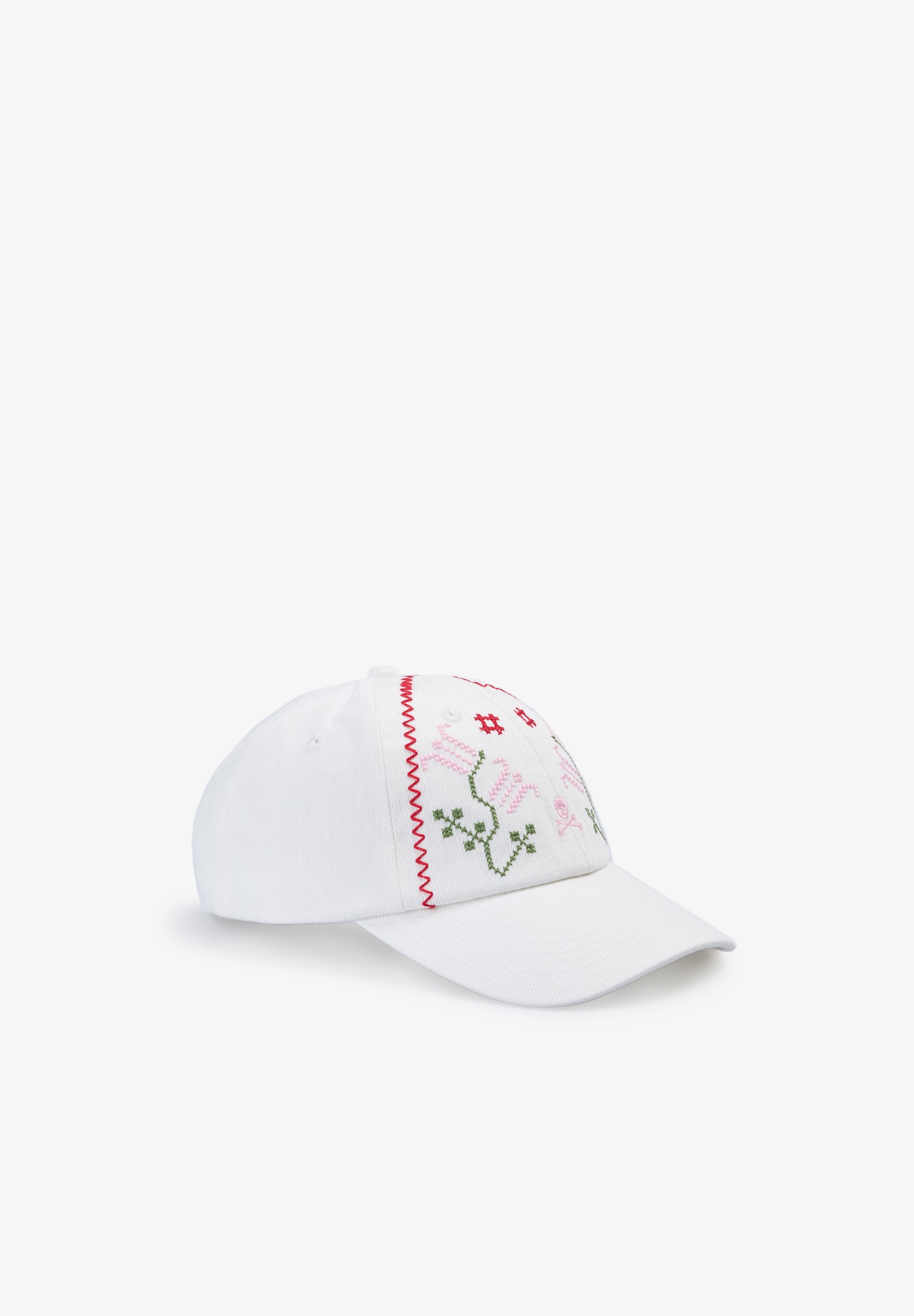 GORRA DETALLES BORDADOS
