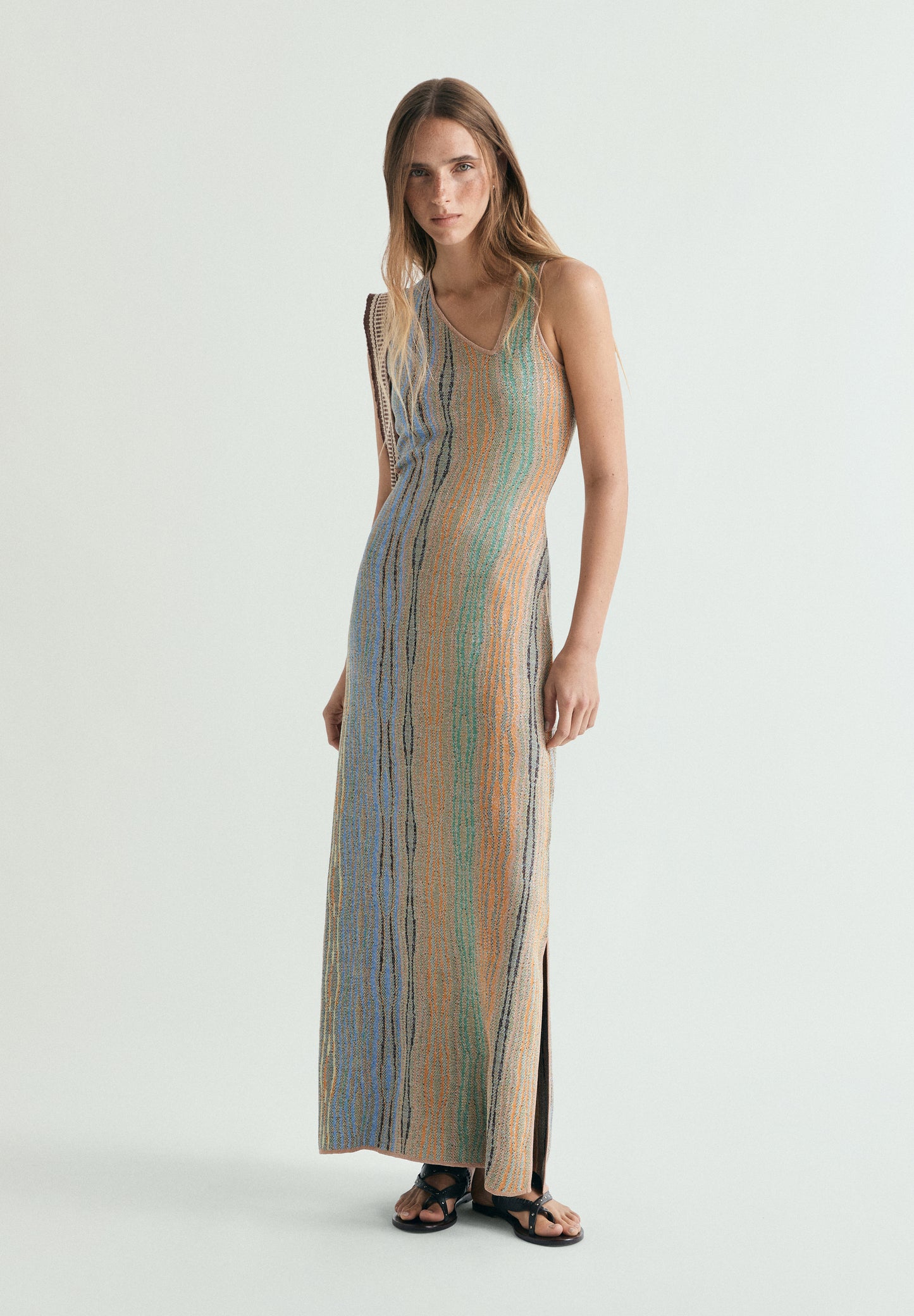 VESTIDO LARGO JACQUARD CON CUT OUT