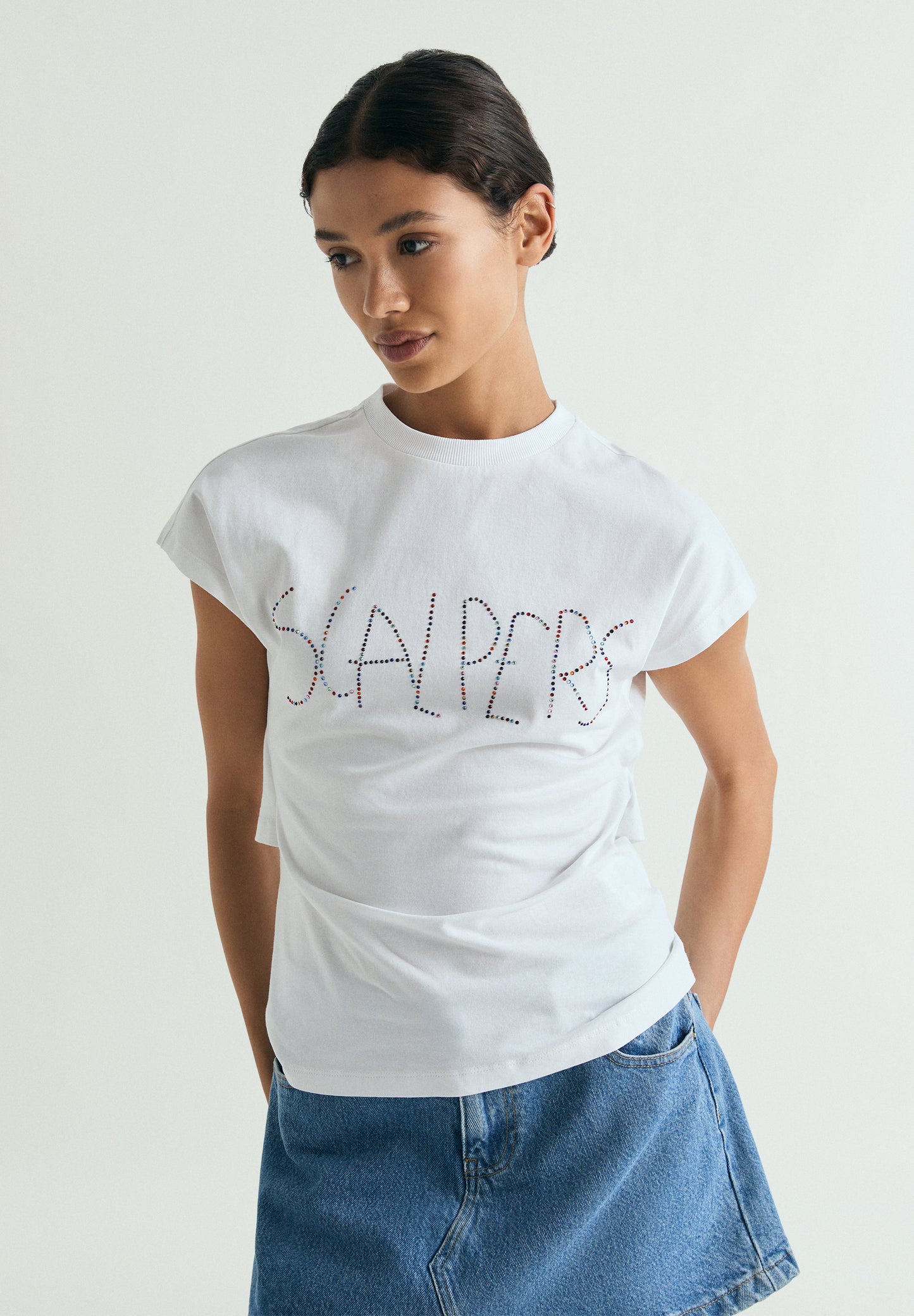 CAMISETA STRASS NUDO TRASERO