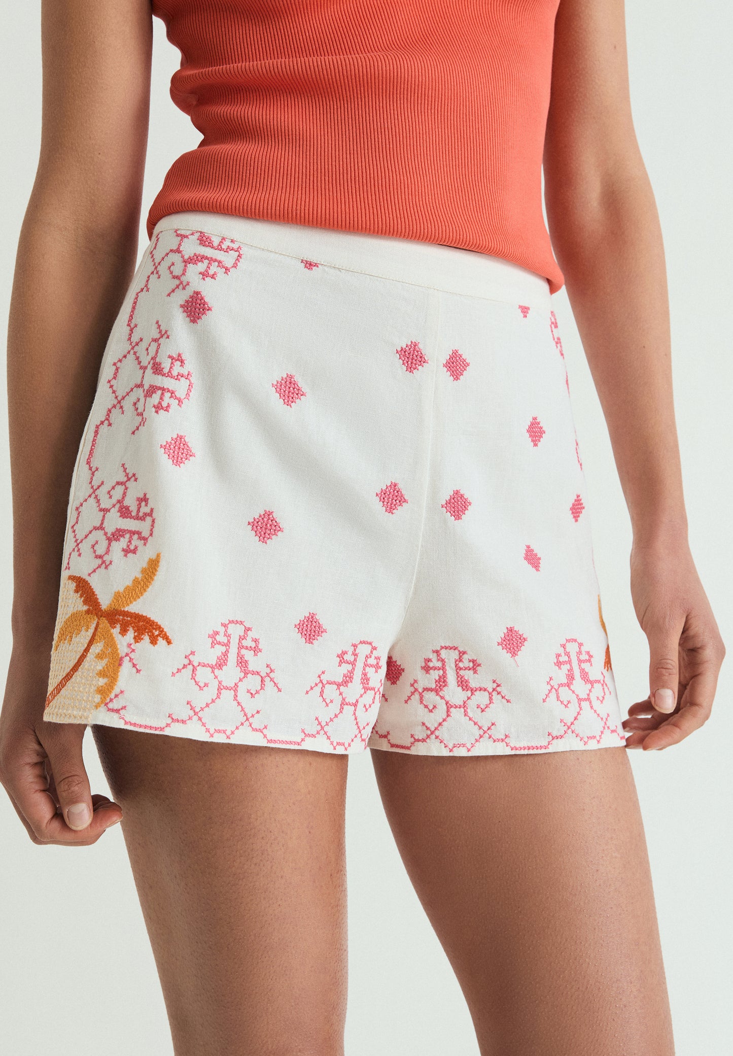 SHORTS BORDADOS MULTICOLOR
