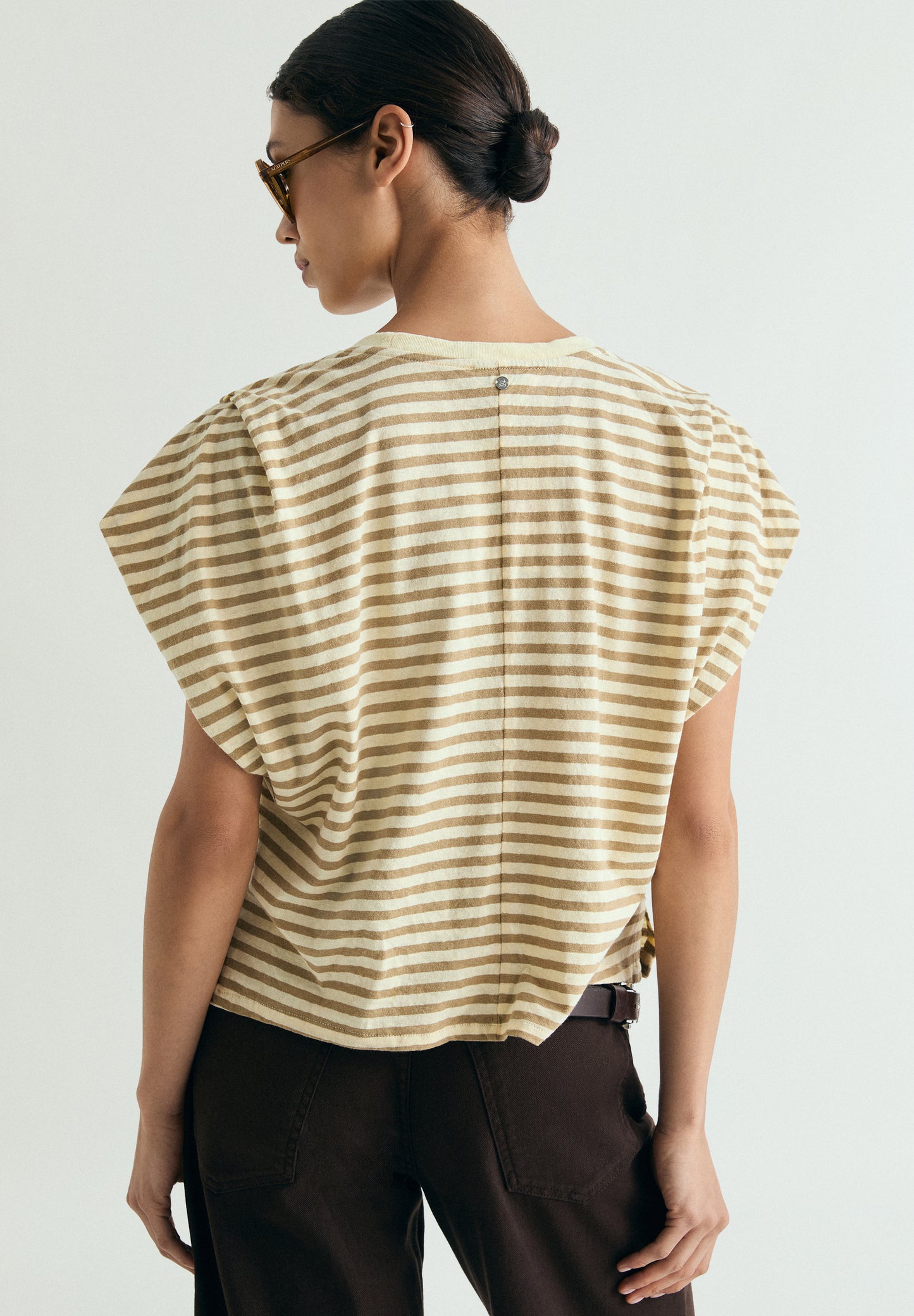 CAMISETA DETALLE PLIEGUES