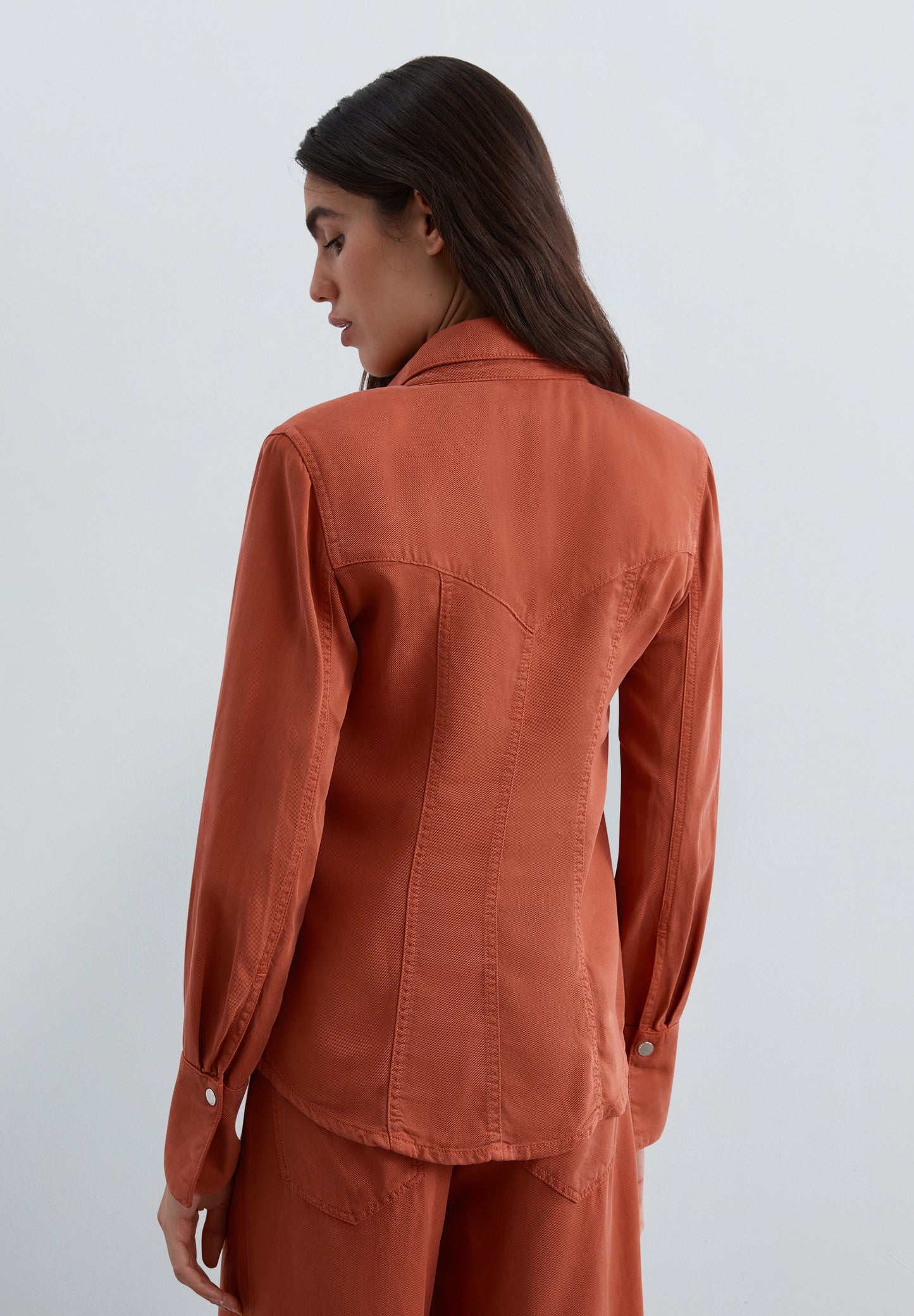CAMISA FLUIDA DE LYOCELL
