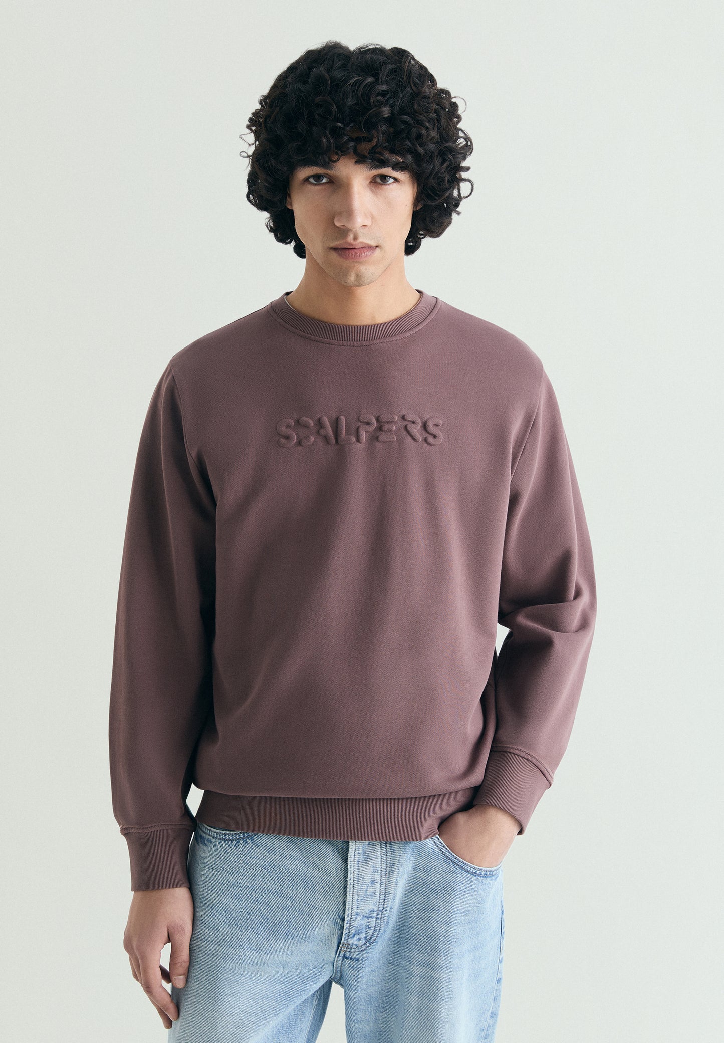 SUDADERA CALAVERA EN RELIEVE