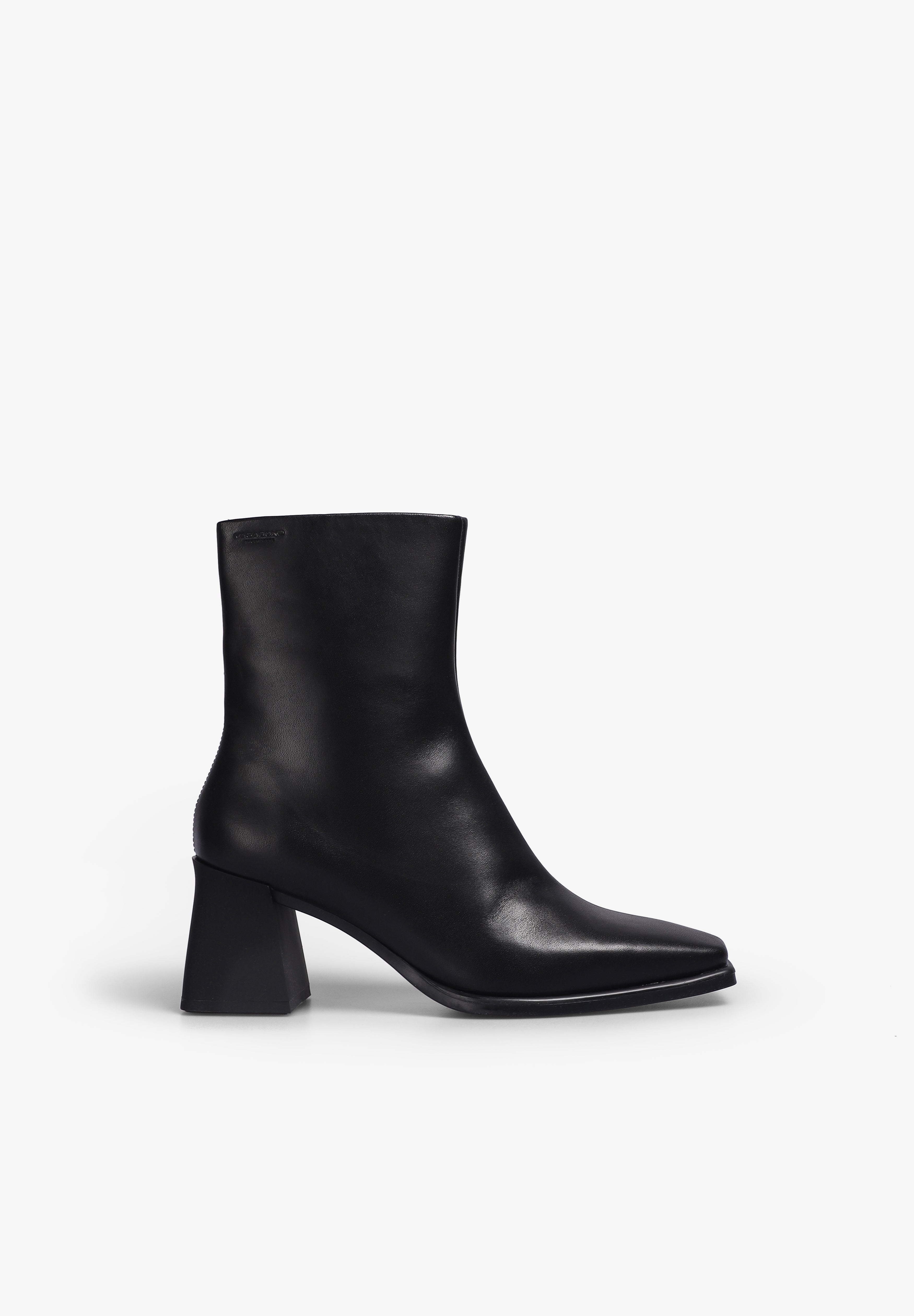 VAGABOND | HEDDA