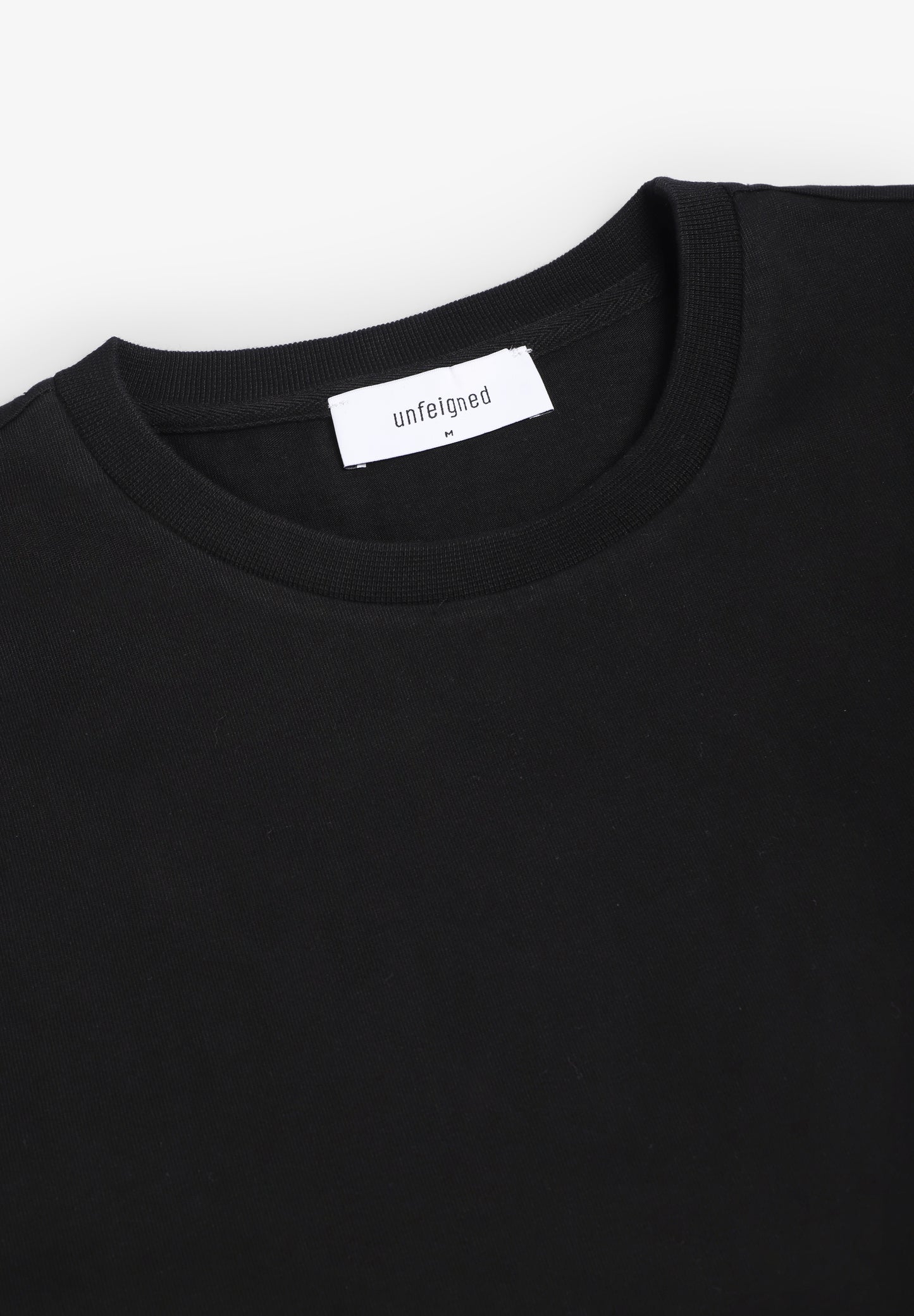 UNFEIGNED | CAMISETA BÁSICA
