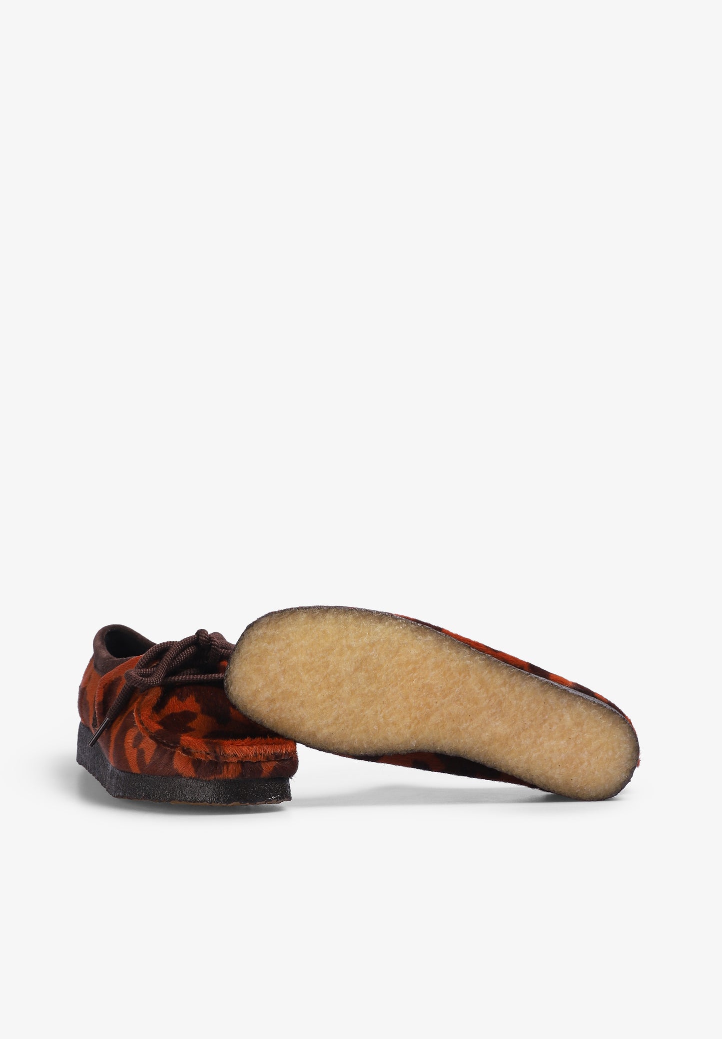 CLARKS | ZAPATOS WALLABEE COW PRINT