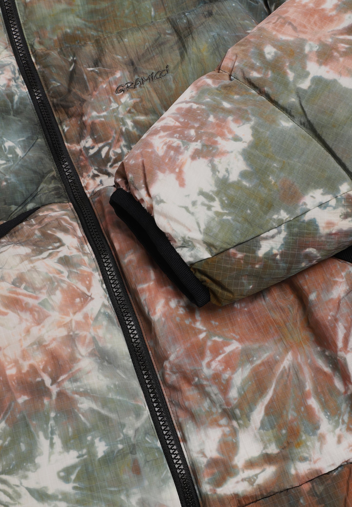 GRAMICCI | CHQUETA DOWN PUFFER HOODED