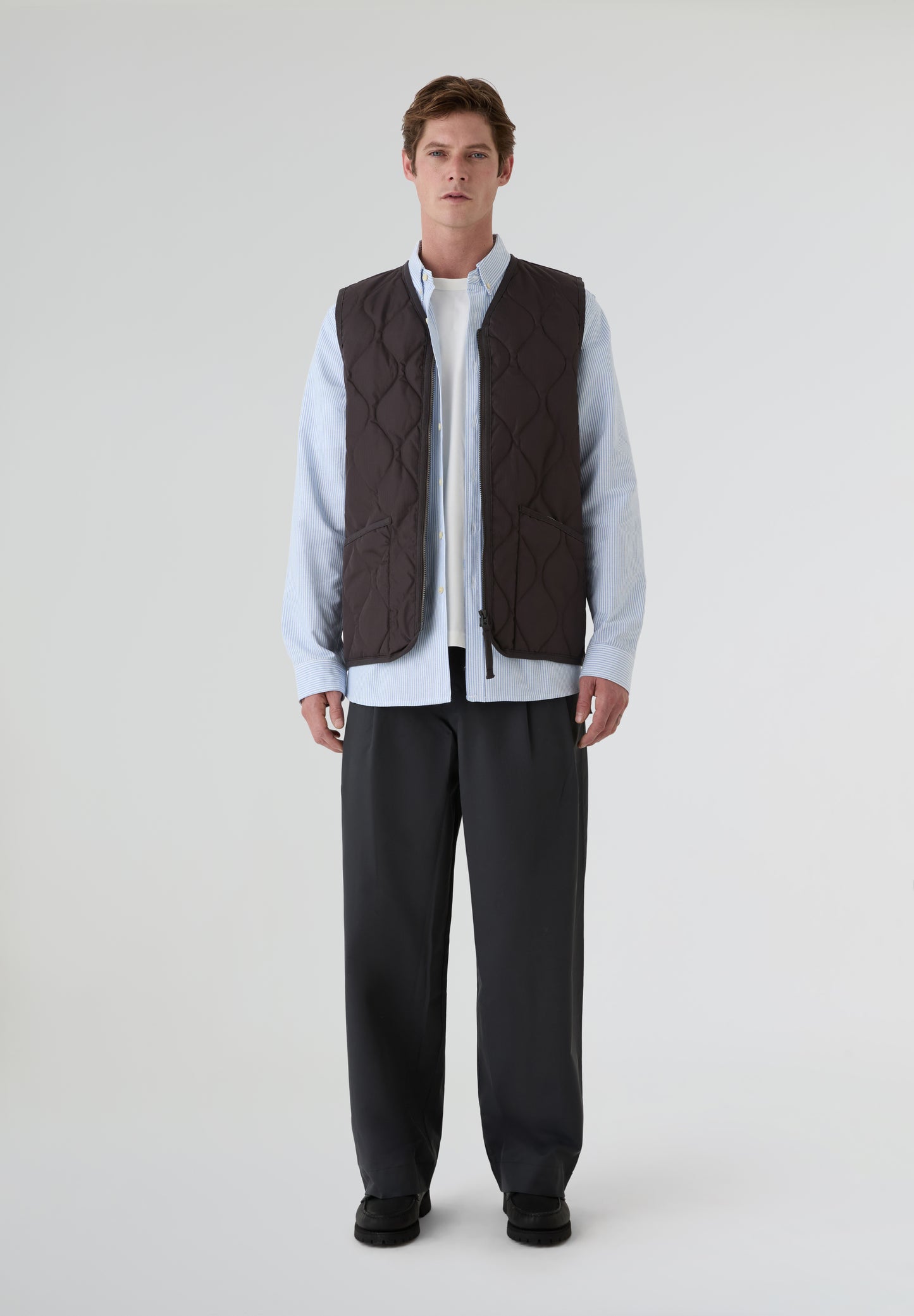 TAION | CHALECO MILITAR CUELLO V Y CREMALLERA UNISEX