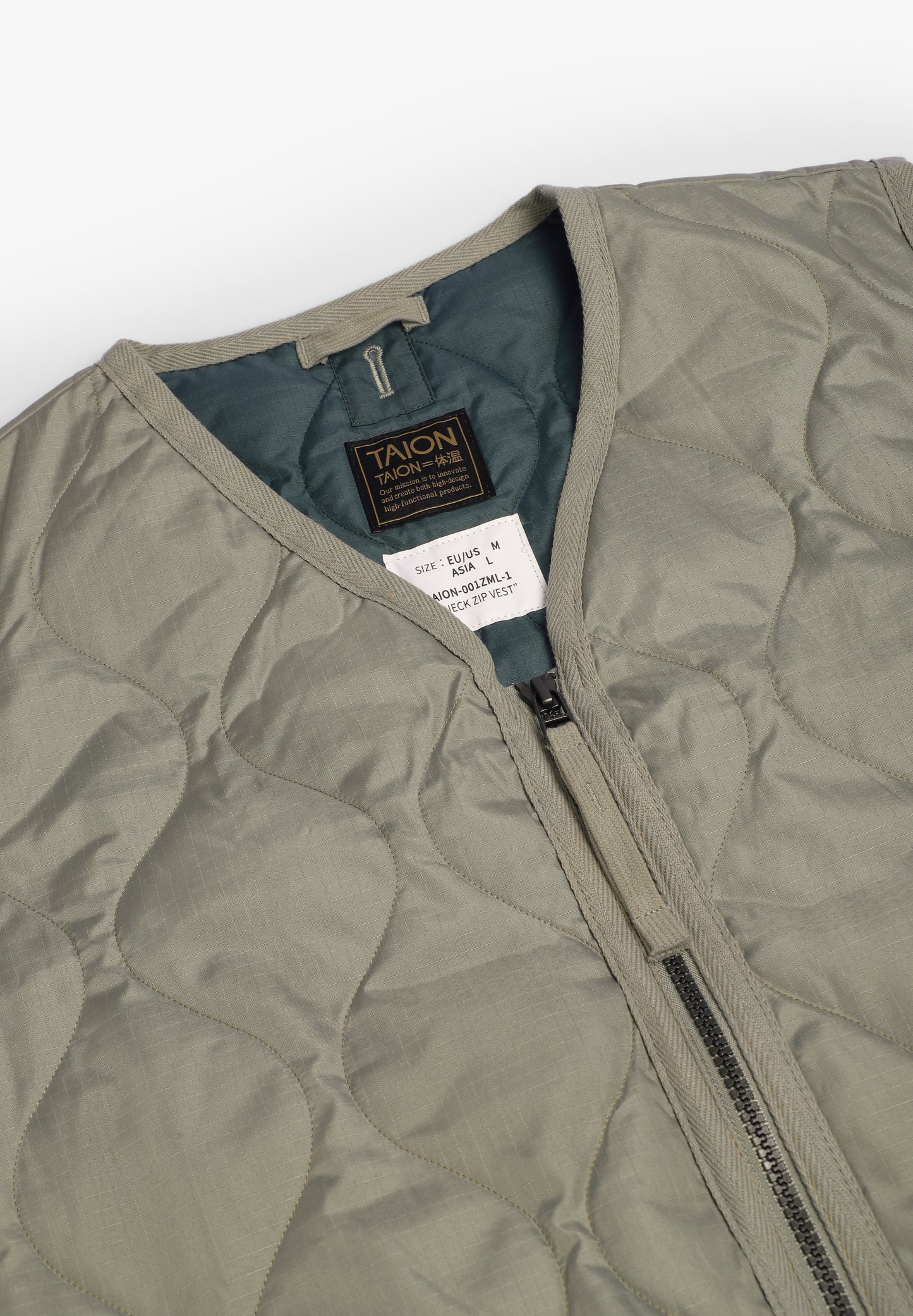 TAION | CHALECO MILITAR CUELLO V Y CREMALLERA UNISEX