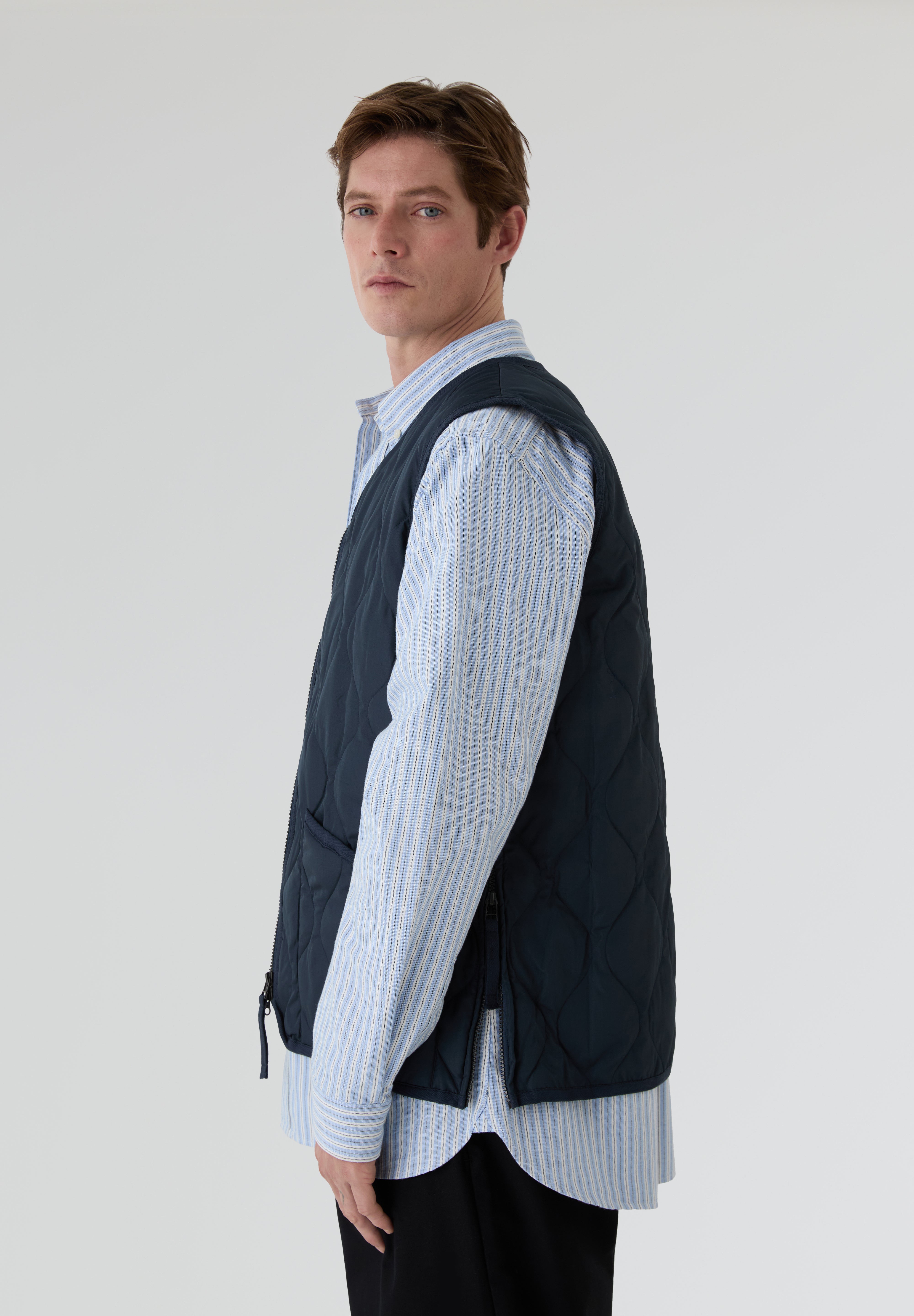 TAION | CHALECO MILITAR CUELLO V Y CREMALLERA UNISEX