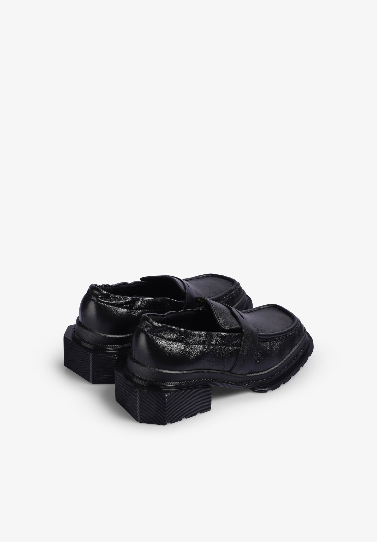 DR MARTENS | MOCASINES MAYBOLE DE PIEL FRUNCIDA CON PUNTERA CUADRADA