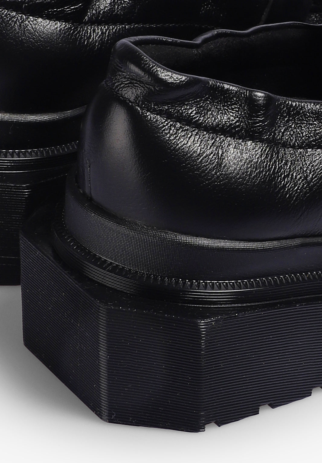 DR MARTENS | MOCASINES MAYBOLE DE PIEL FRUNCIDA CON PUNTERA CUADRADA
