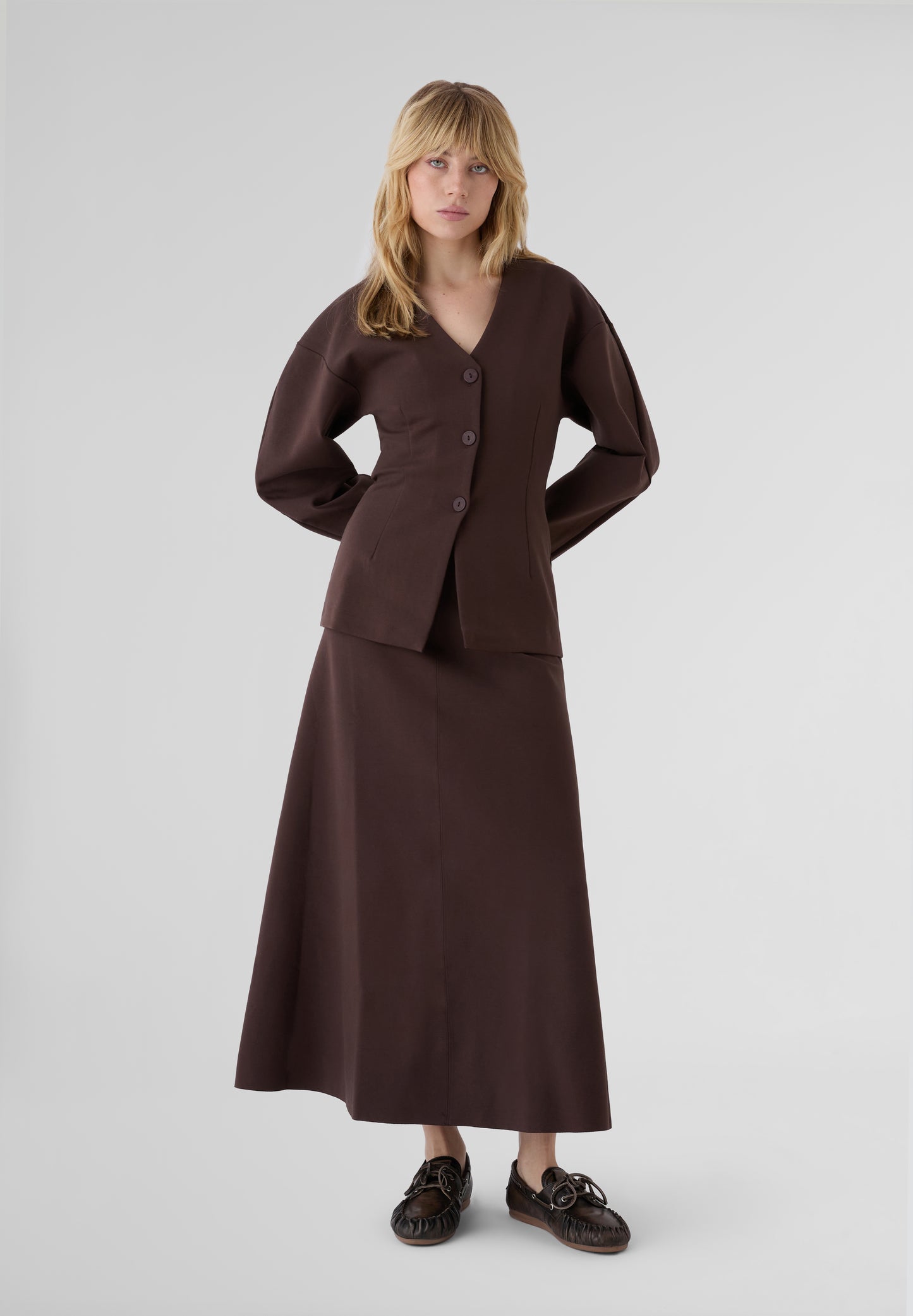 .BLACKTOGREY | FALDA AEGUAN