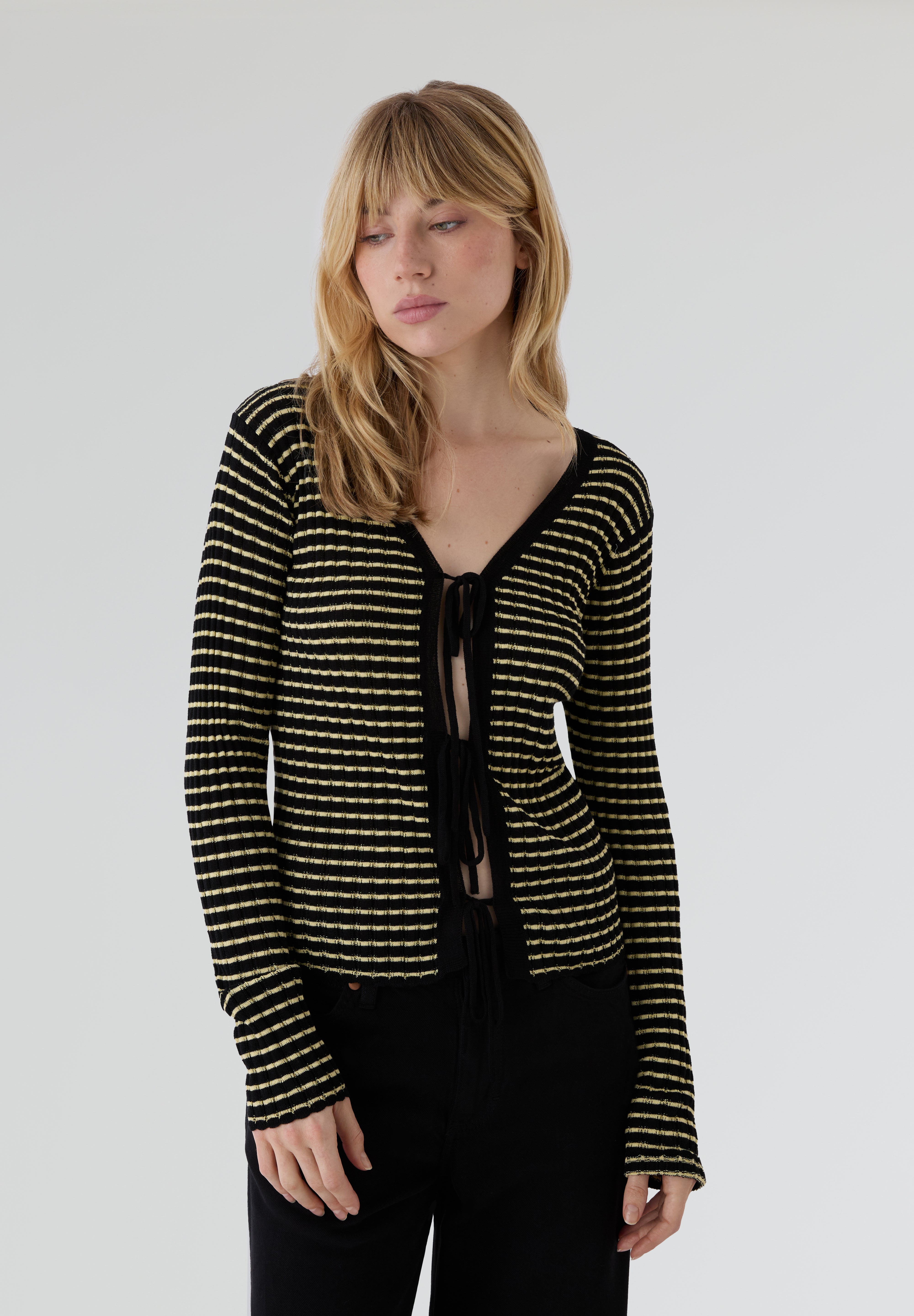 RÉSUMÉ | CÁRDIGAN FINNLEYRS KNIT