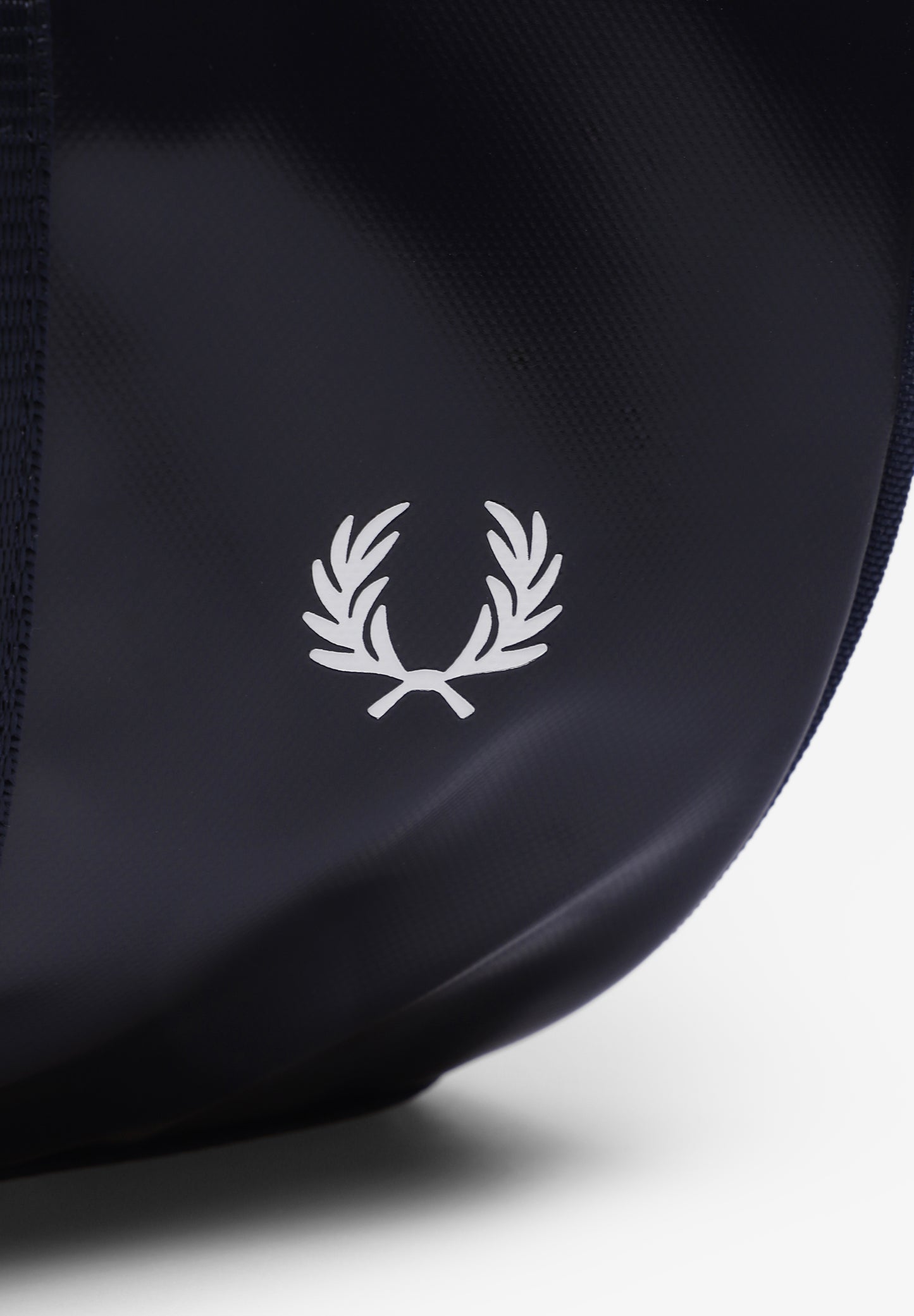 FRED PERRY | BOLSA TONAL CLASSIC BARREL