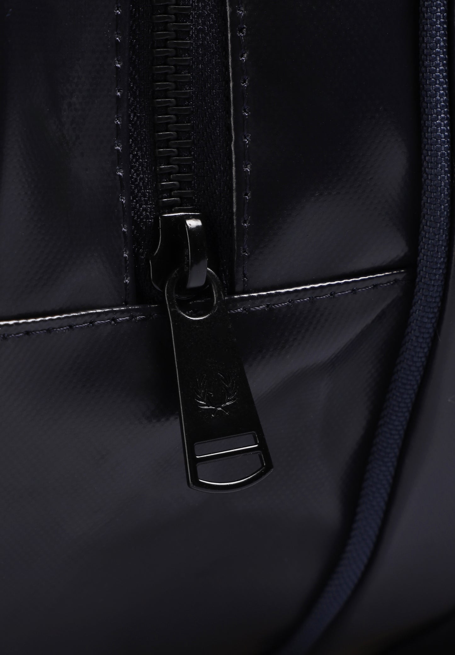 FRED PERRY | BOLSA TONAL CLASSIC BARREL