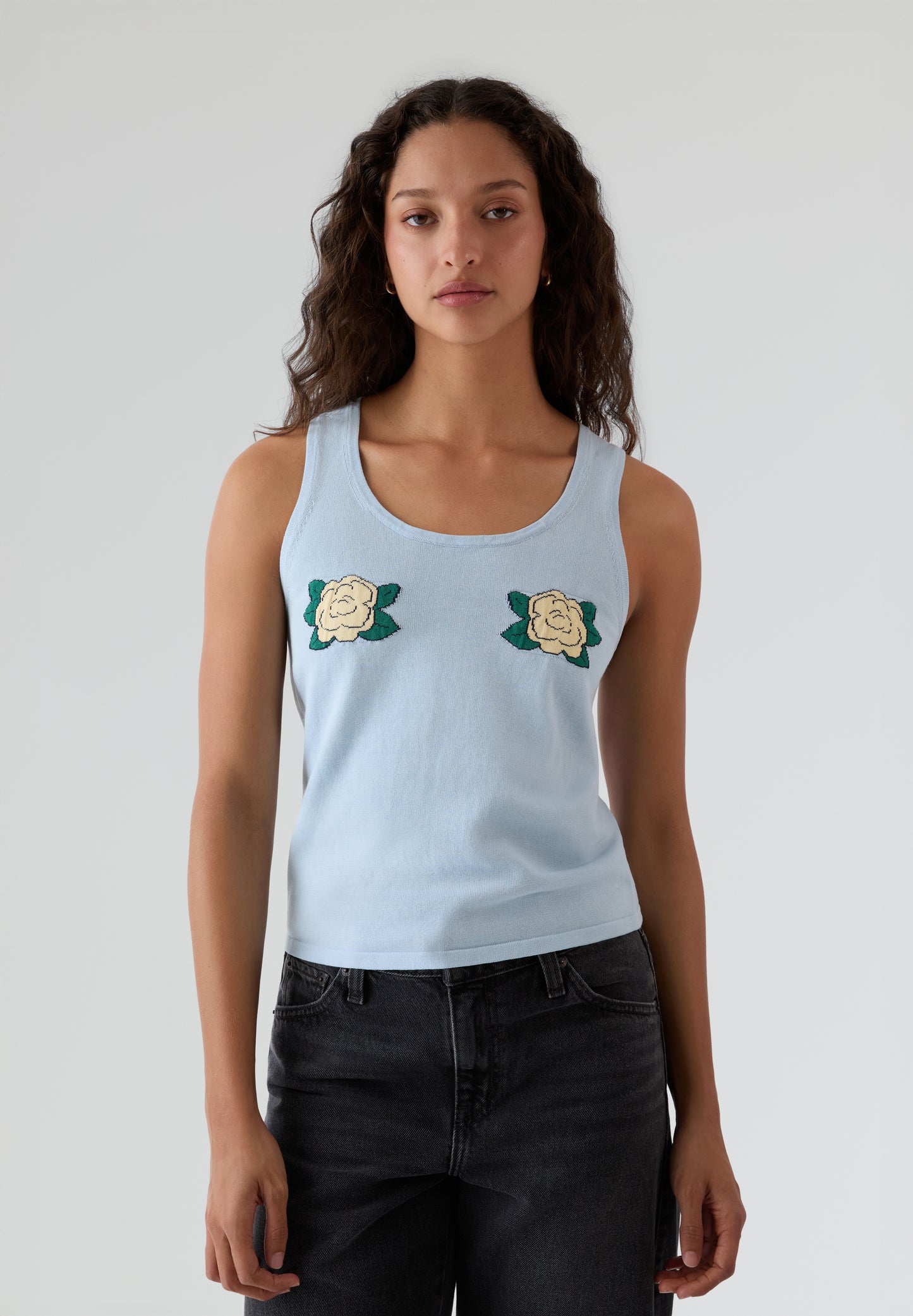 THE TINY BIG SISTER | TOP FLOWERS KNITTED