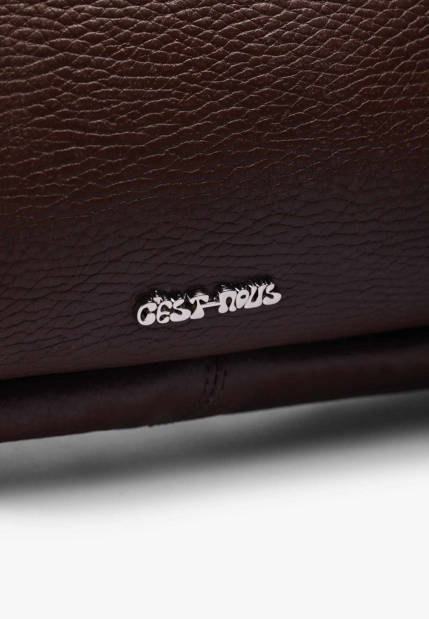 C'EST NOUS | BOLSO TIKA IN GRAINED LEATHER