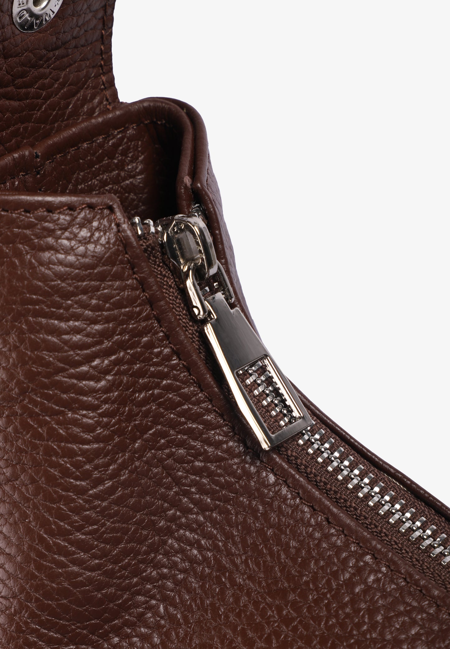 C'EST NOUS | BOLSO TIKA IN GRAINED LEATHER