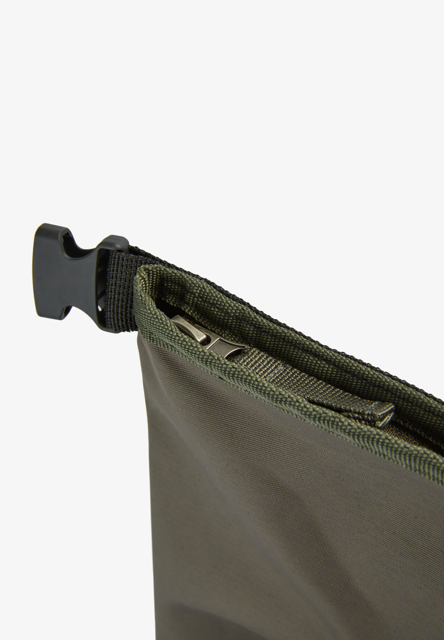 MOCHILA CIERRE ENROLLABLE