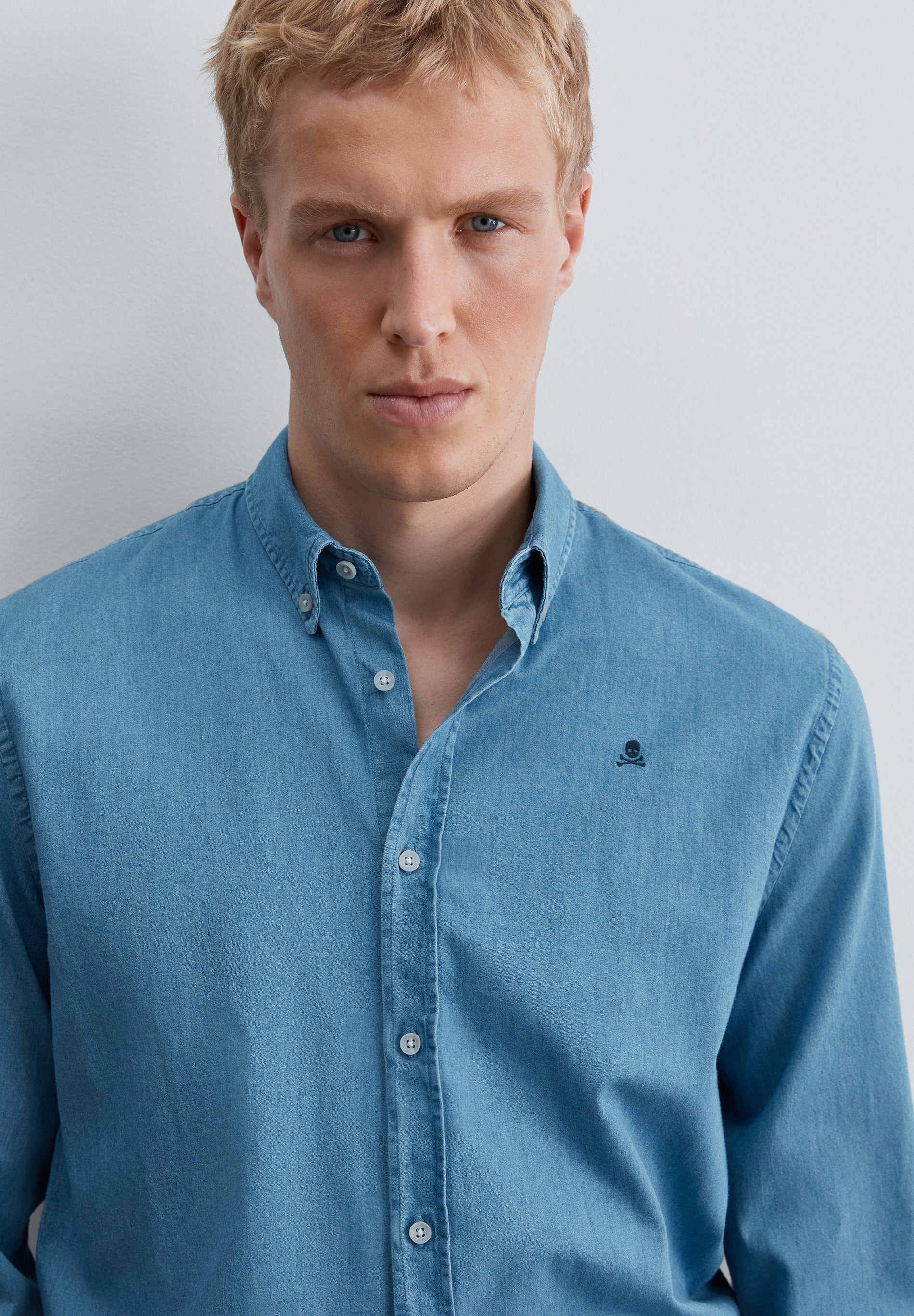 CAMISA DENIM CUELLO BOTONES