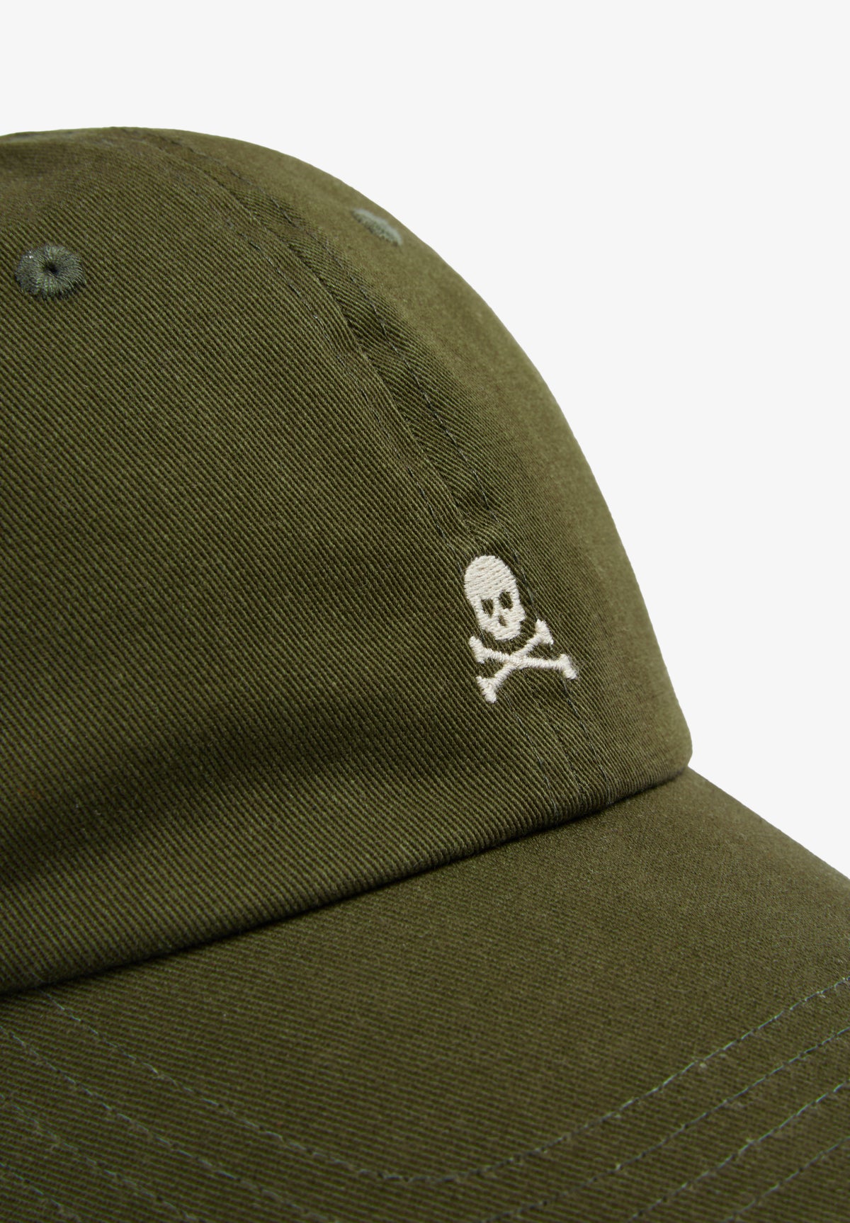 GORRA CALAVERA BORDADA