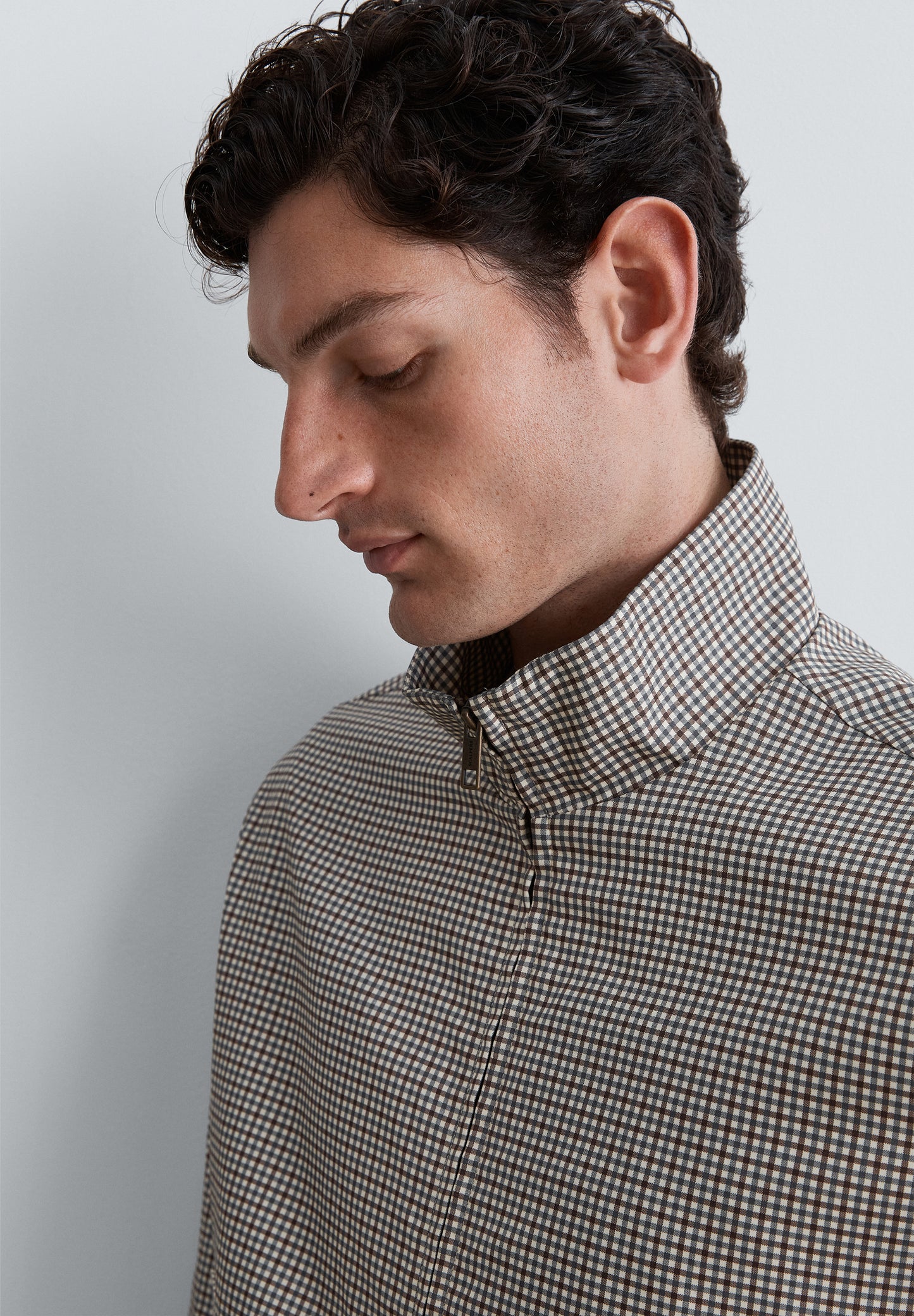 CHAQUETA BOMBER ESTAMPADO MICROCUADRO