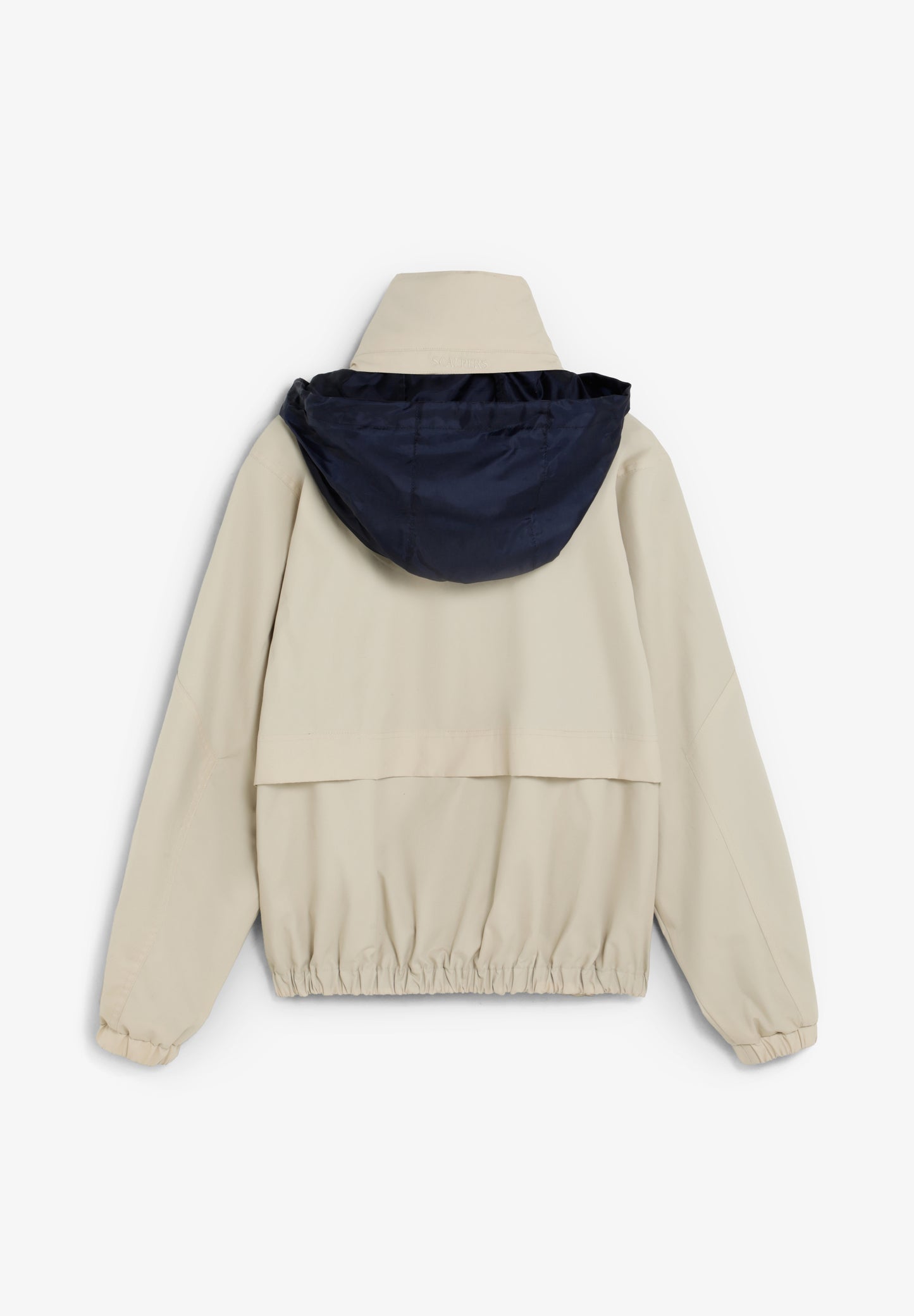 CHAQUETA TÉCNICA CON CAPUCHA OCULTA
